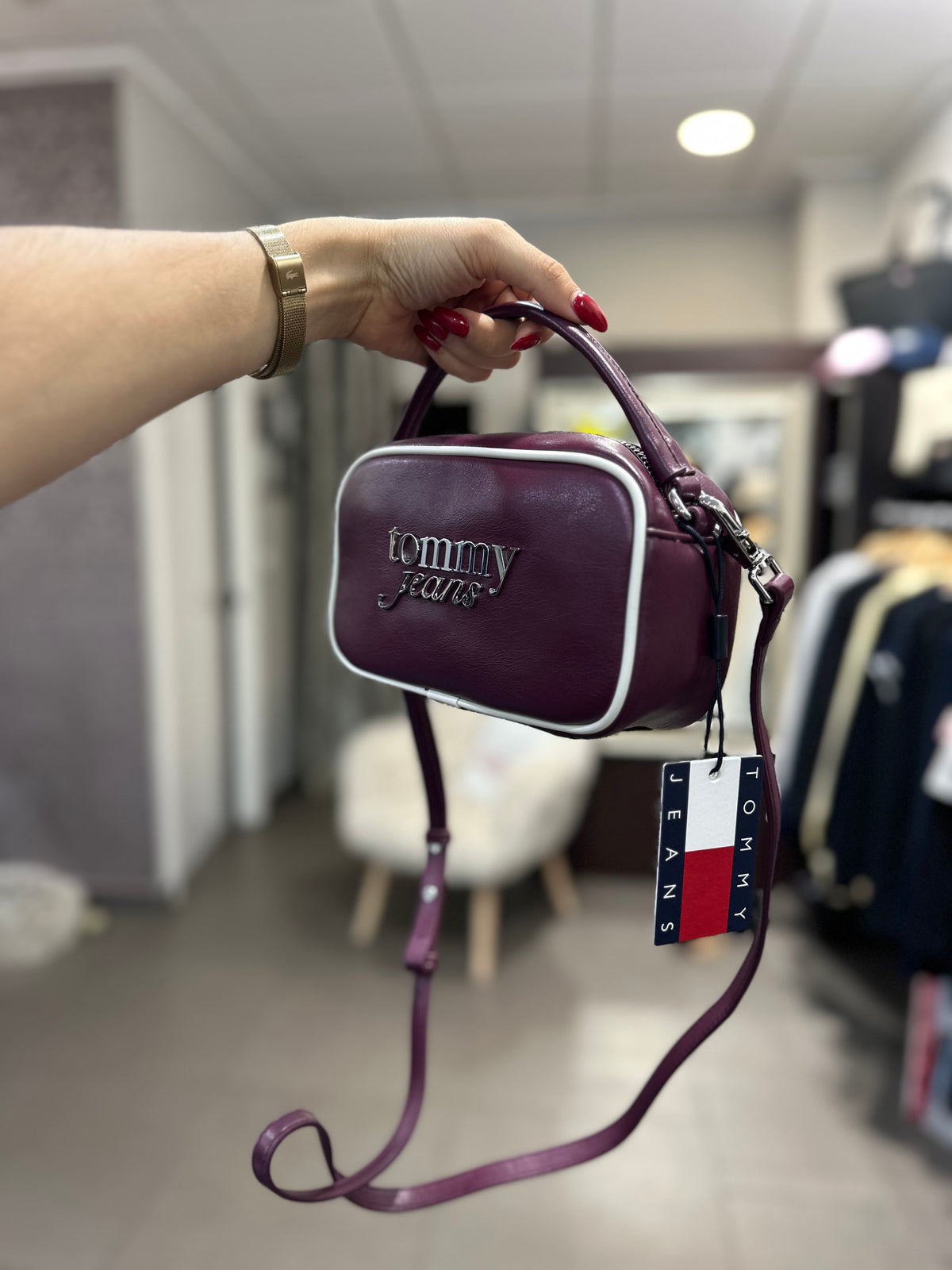 Bolso Tommy burdeos bandolera