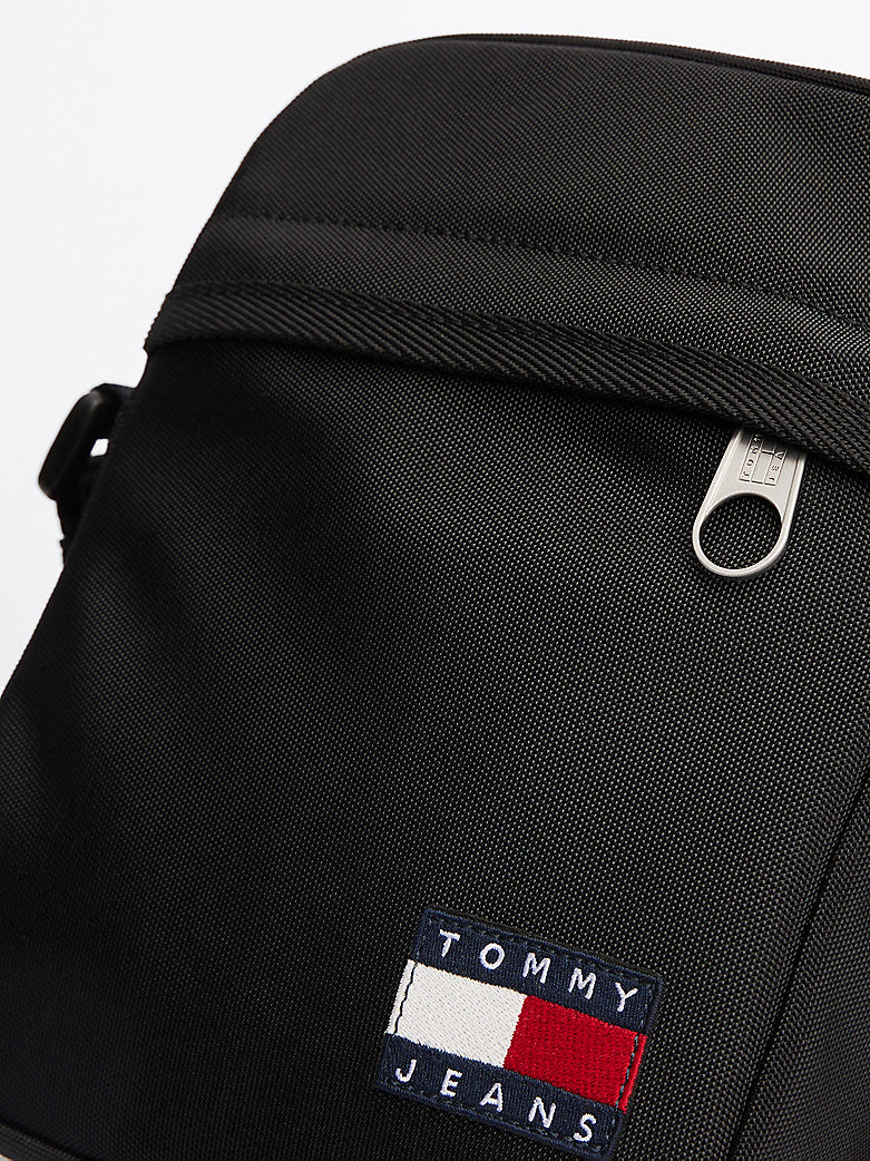 BANDOLERA TOMMY JEANS NEGRA NYLON CON CORREA CON LOGO HOMBRE