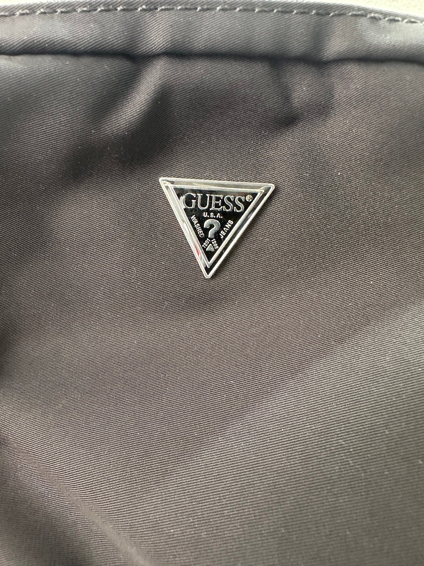 RIÑONERA GUESS PARA HOMBRE
