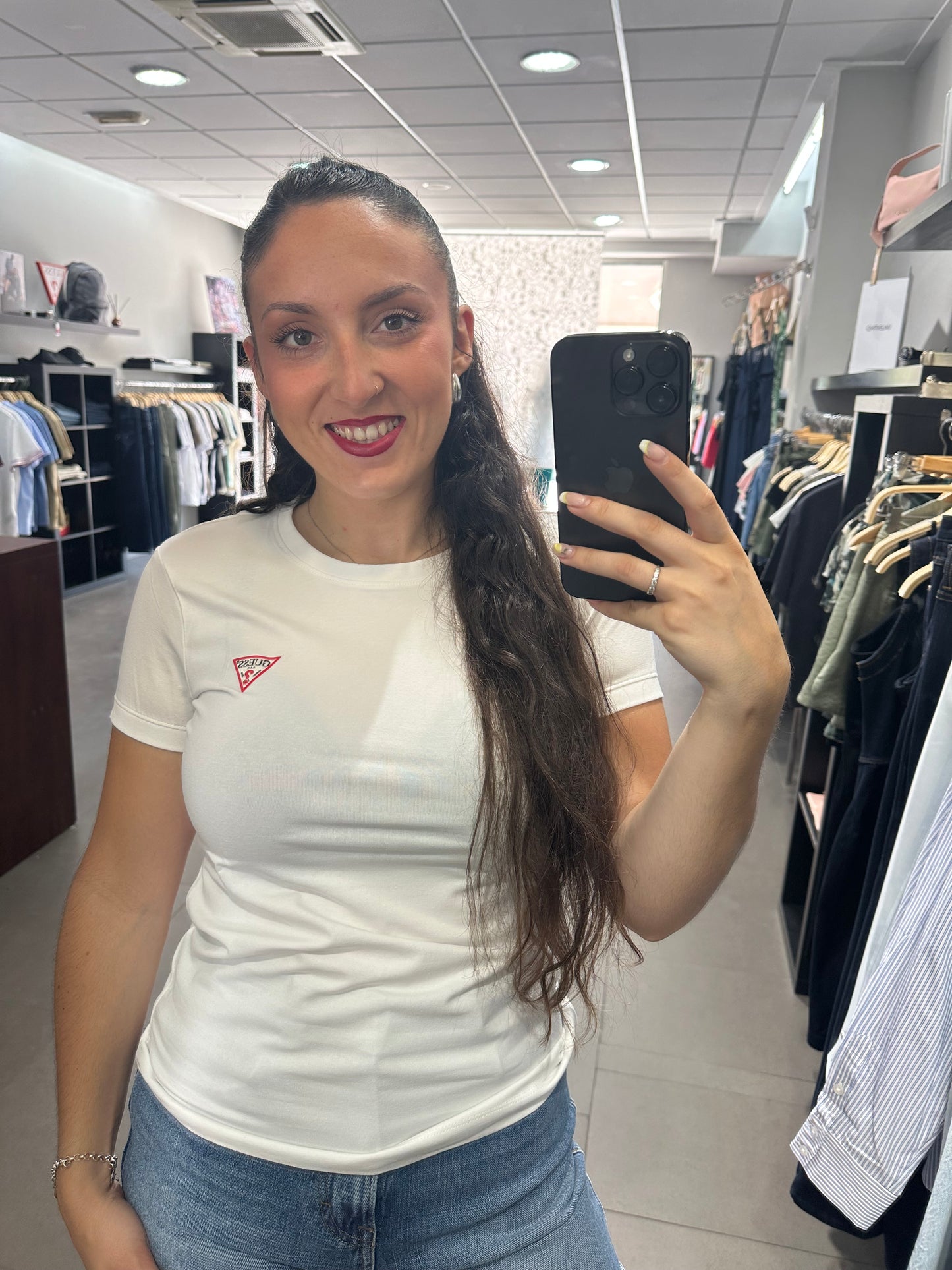 CAMISETA GUESS BASICA LOGO PEQUEÑO MANGA CORTA BLANCA