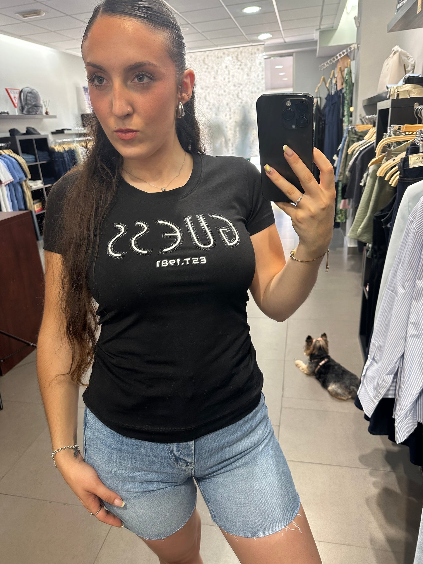 CAMISETA GUESS CON LOGO BRILLO SLIM FIT MANGA CORTA MUJER NEGR0