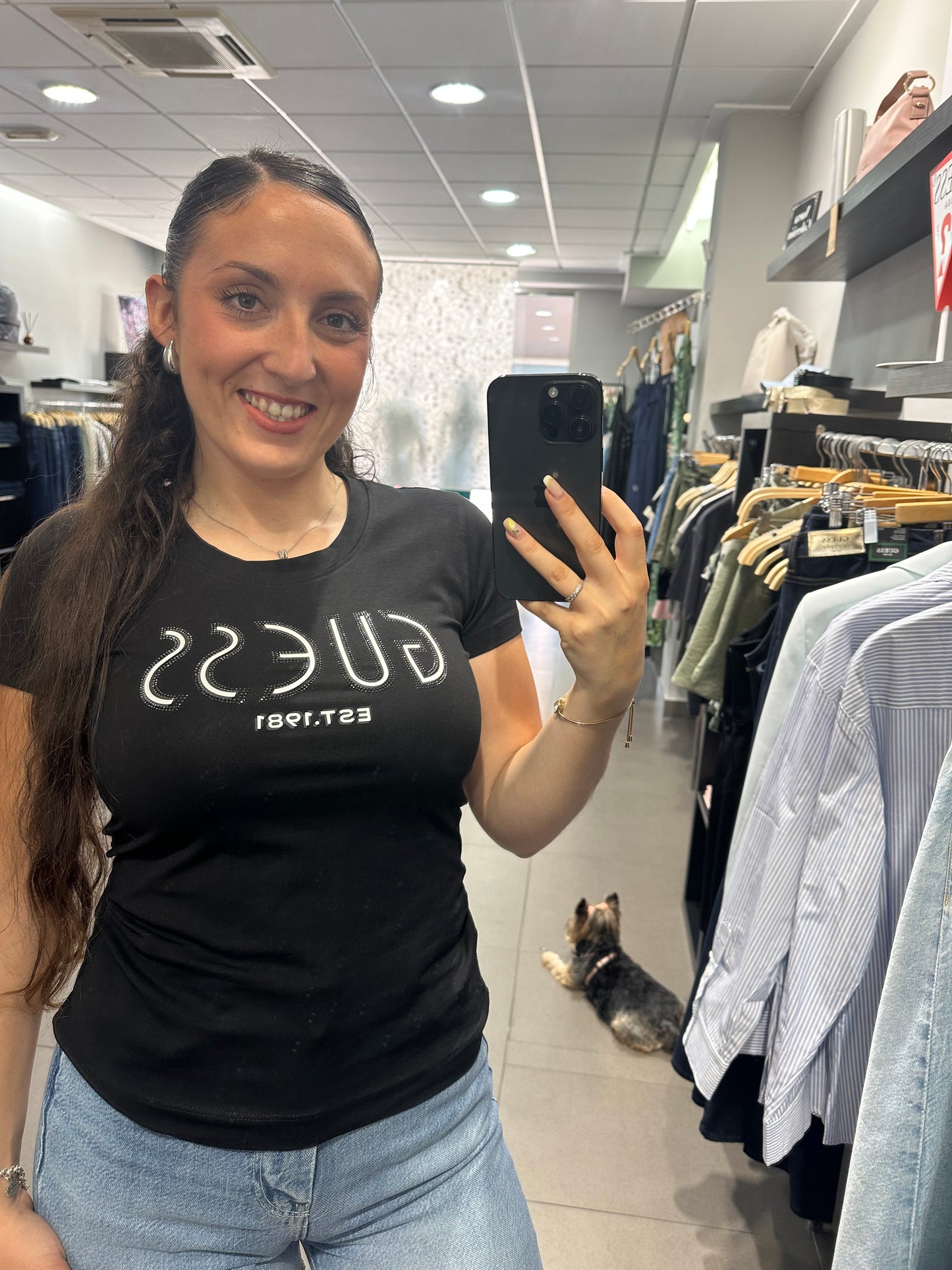 CAMISETA GUESS CON LOGO BRILLO SLIM FIT MANGA CORTA MUJER NEGR0