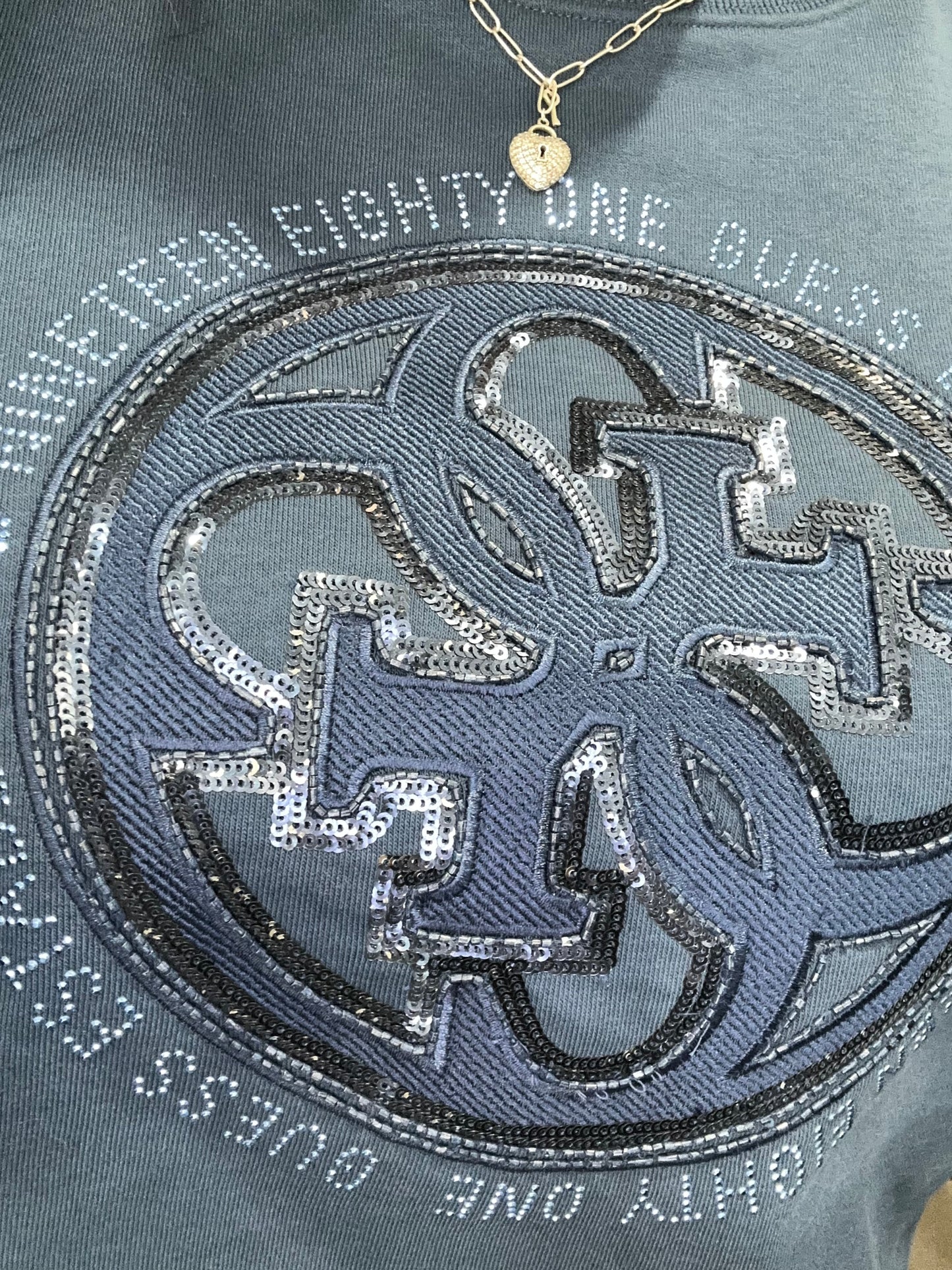 SUDADERA GUESS AZUL LOGO 4G LENTEJUELAS
