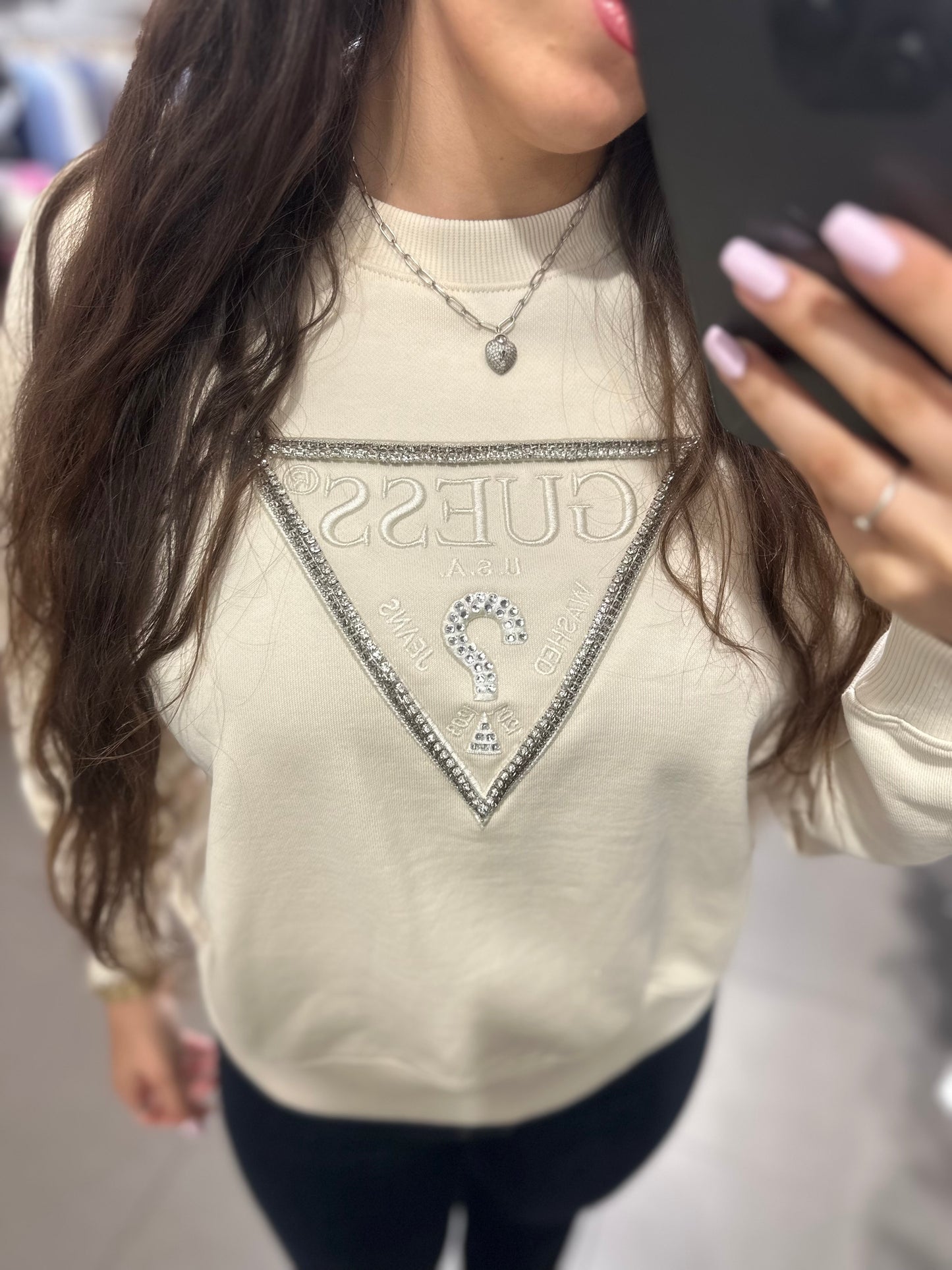 SUDADERA GUESS BEIGE LOGO BRILLOS BORDADO