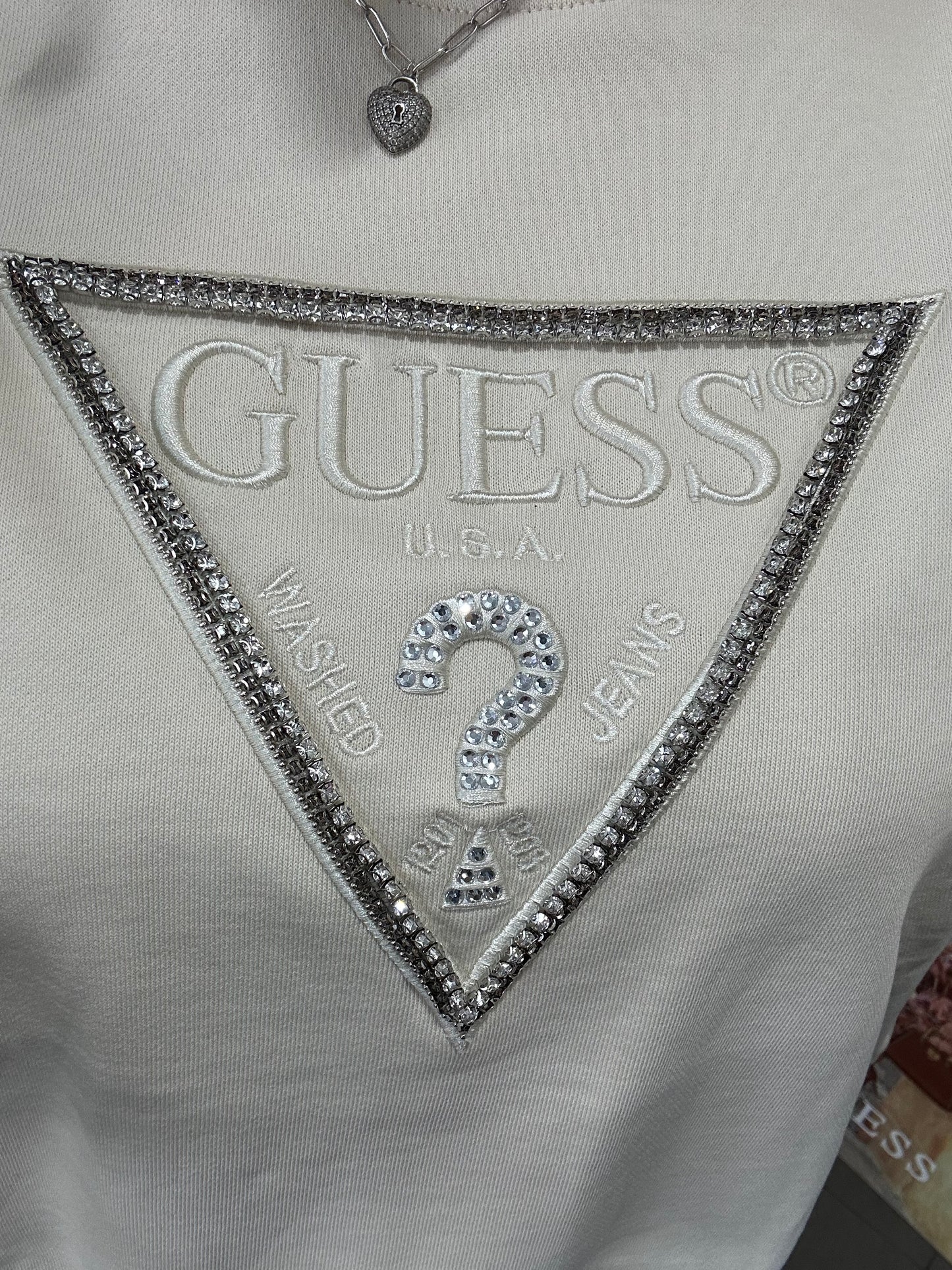 SUDADERA GUESS BEIGE LOGO BRILLOS BORDADO