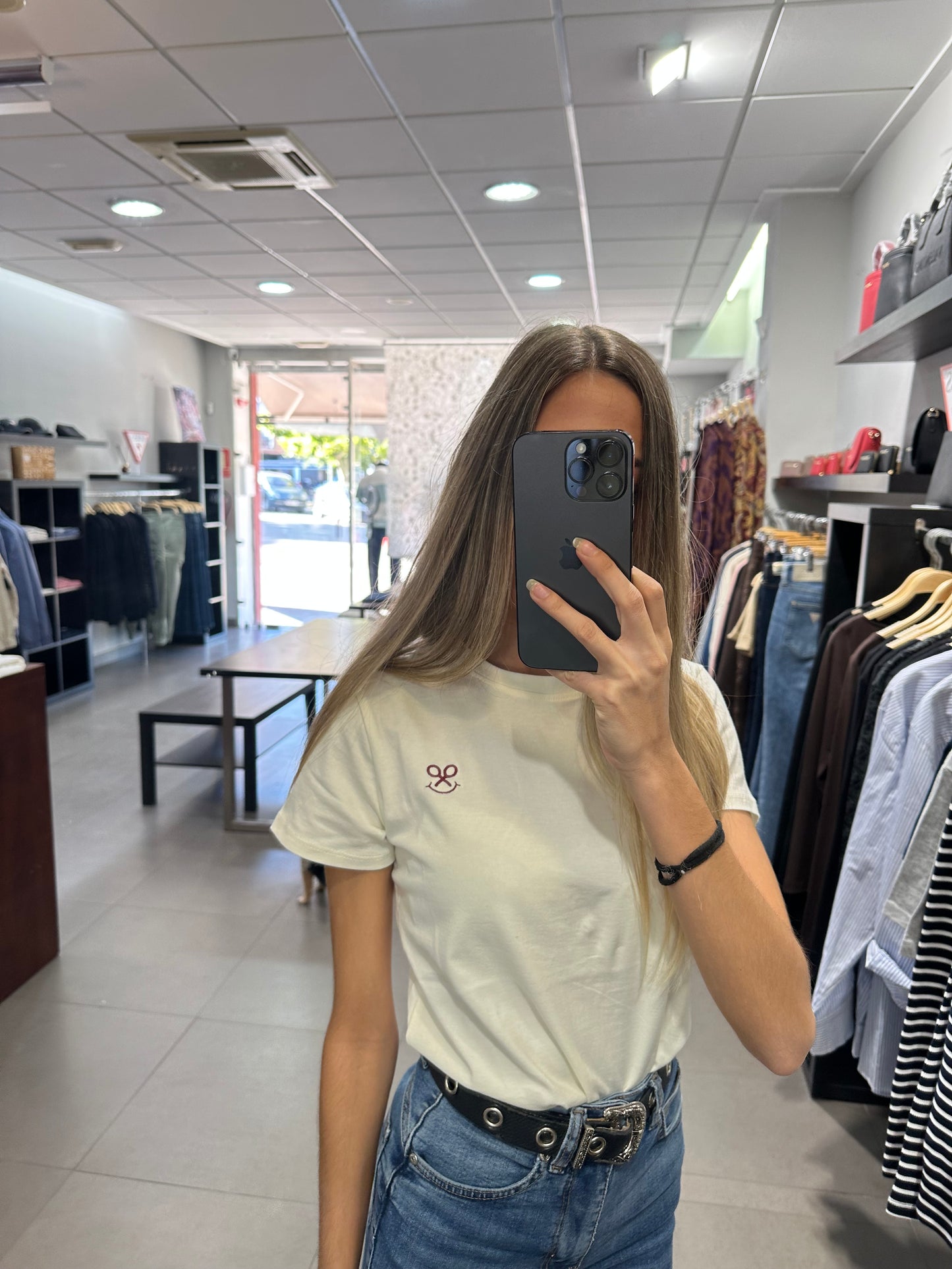 CAMISETA SILBON CON LOGO BORDADO EN LA ESPALDA