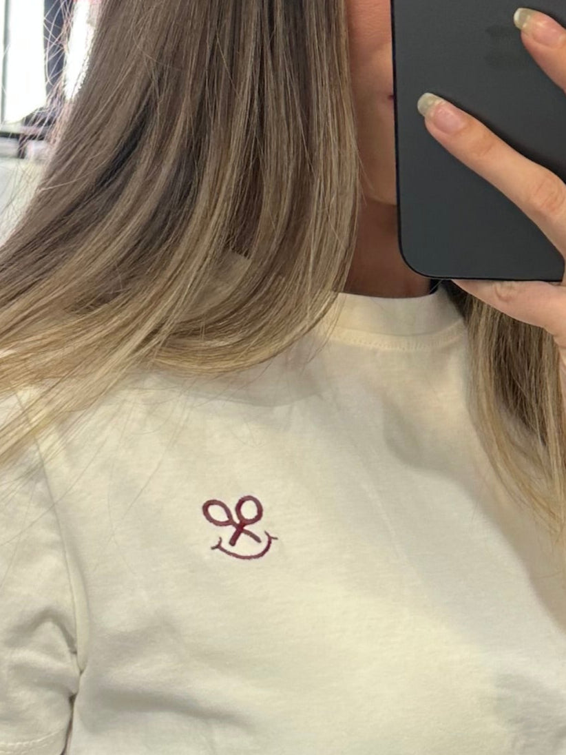 CAMISETA SILBON CON LOGO BORDADO EN LA ESPALDA
