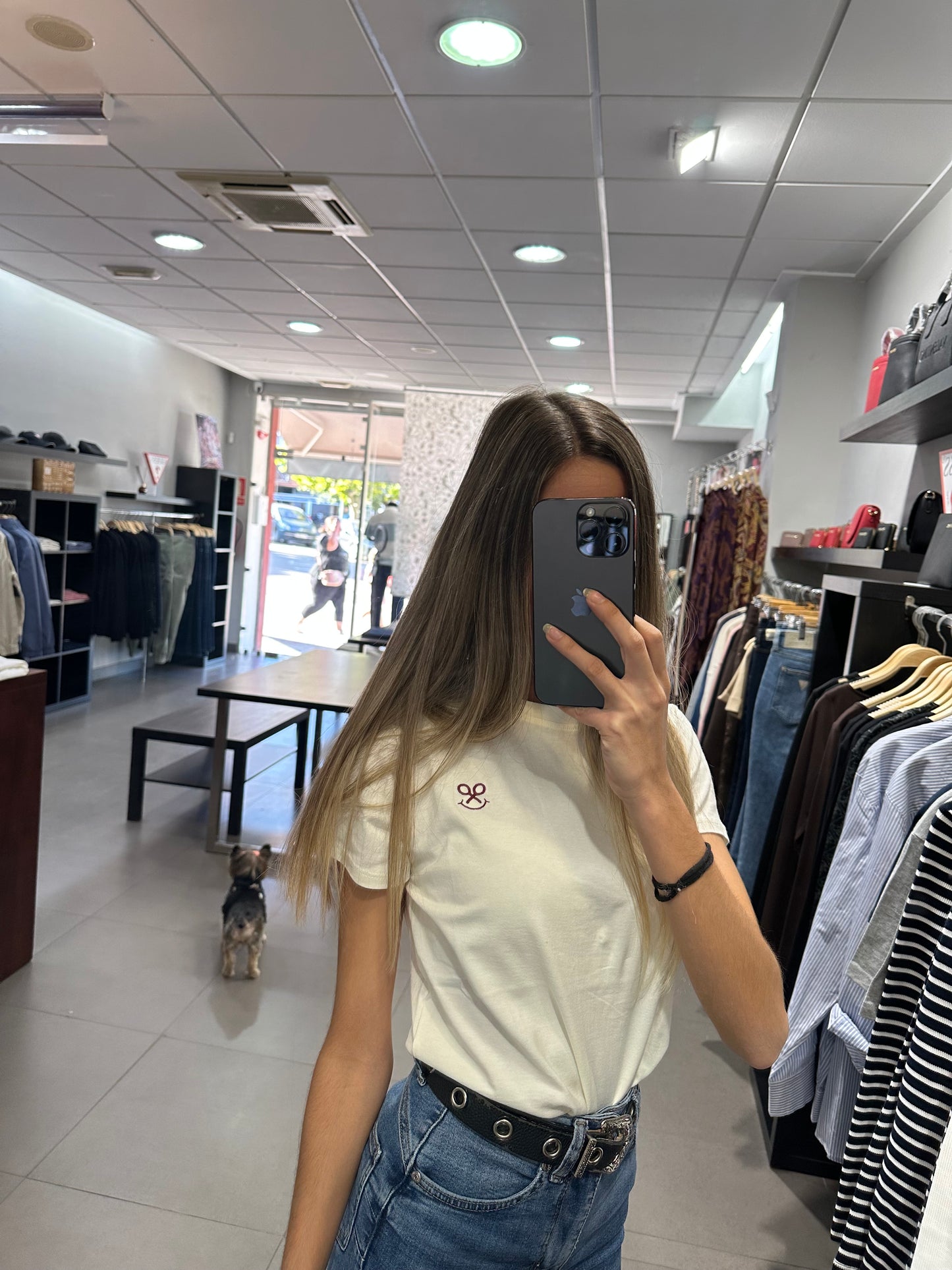 CAMISETA SILBON CON LOGO BORDADO EN LA ESPALDA