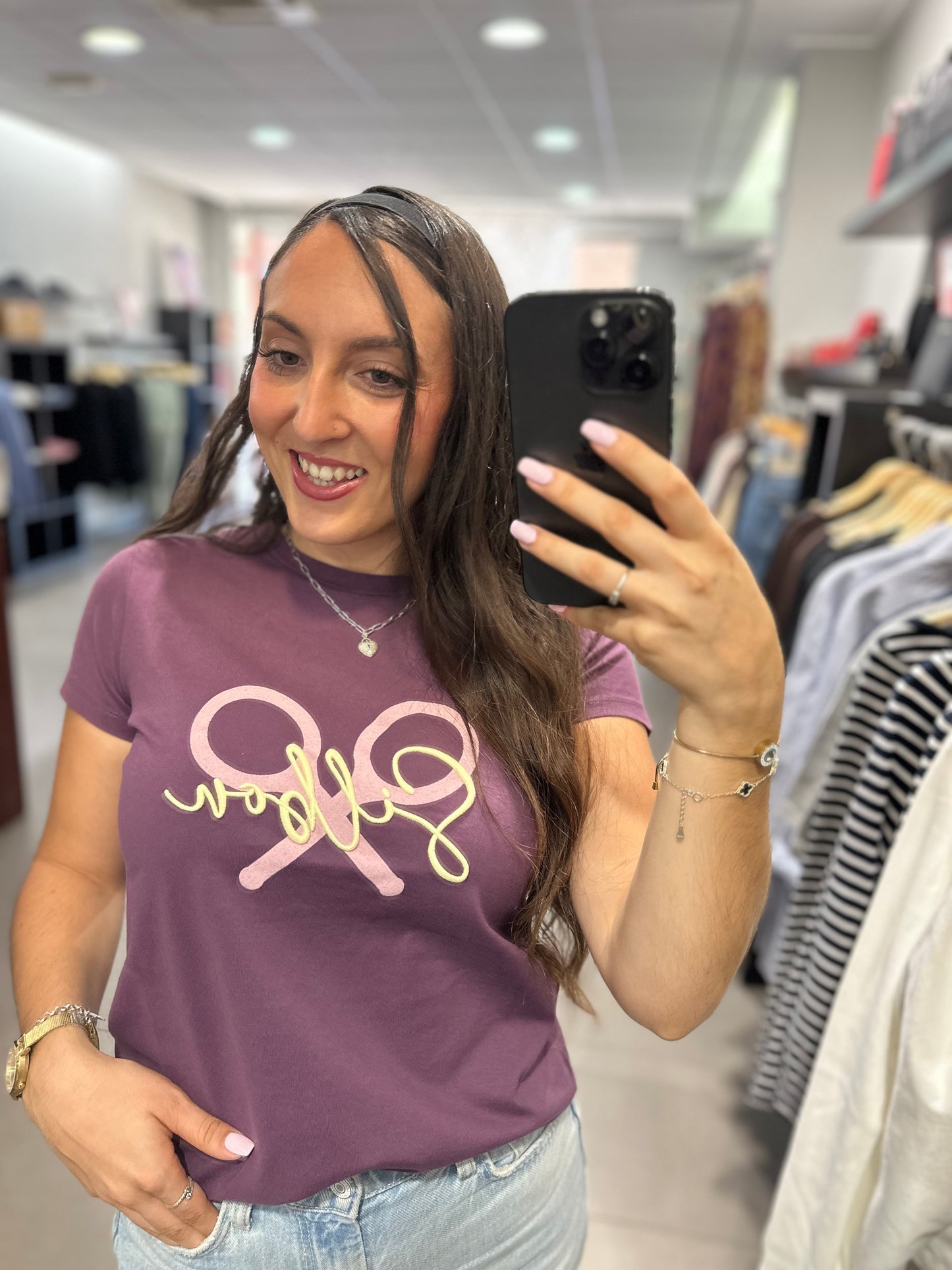 CAMISETA SILBON BERENJENA CON LOGO BORDADO