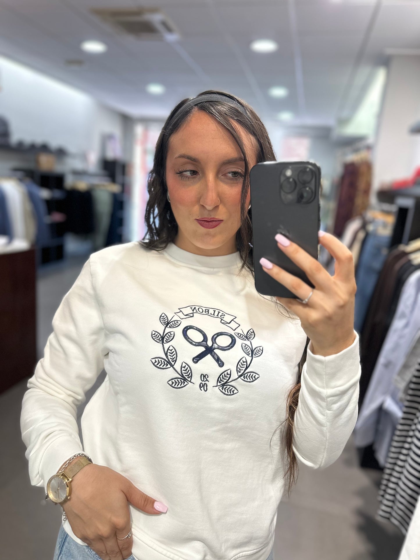 SUDADERA SILBON BLANCA CON LOGO BORDADO
