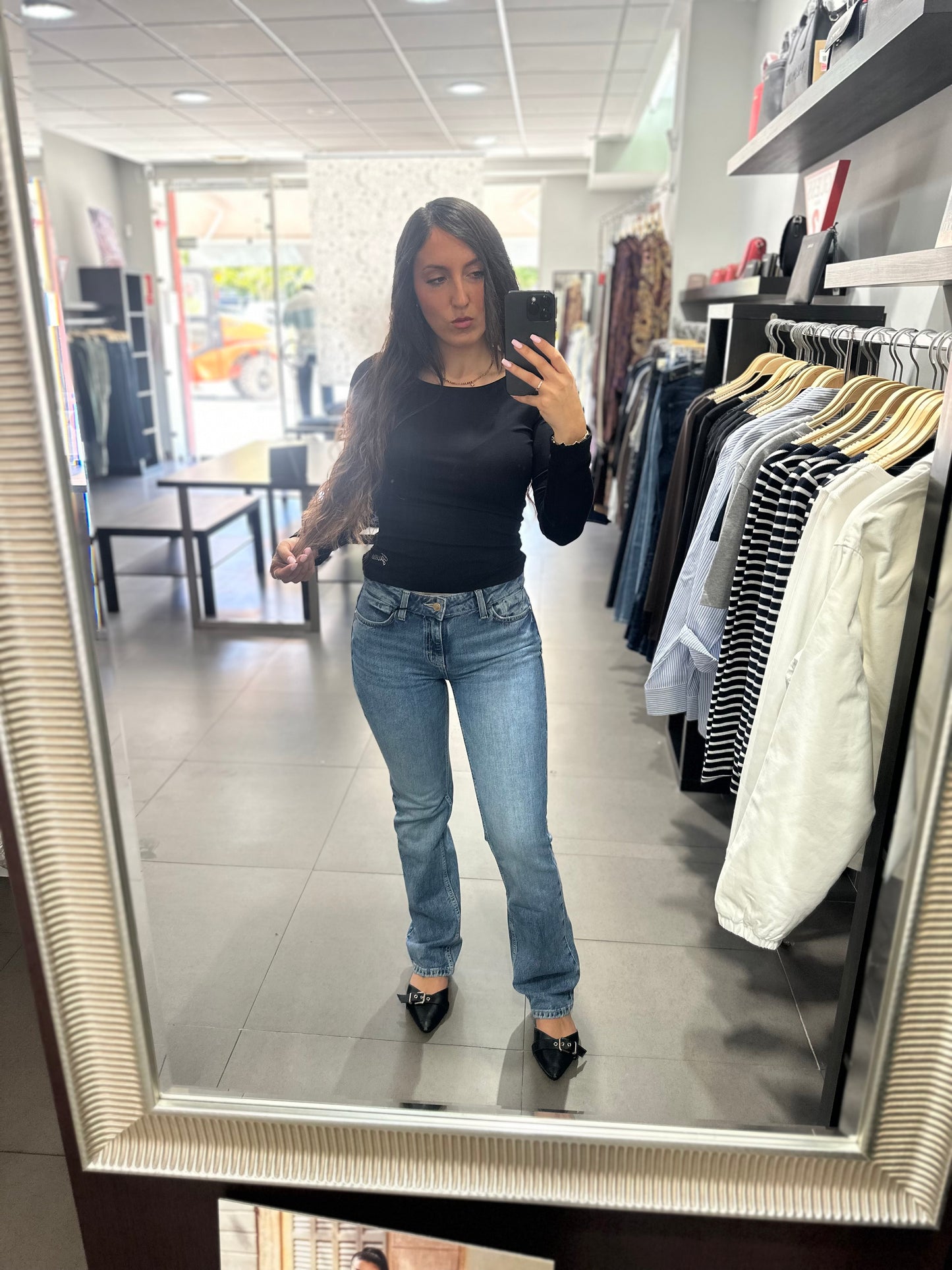 VAQUEROS GUESS CORTE RECTO TALLE MEDIO AZUL LAVADO CLARO