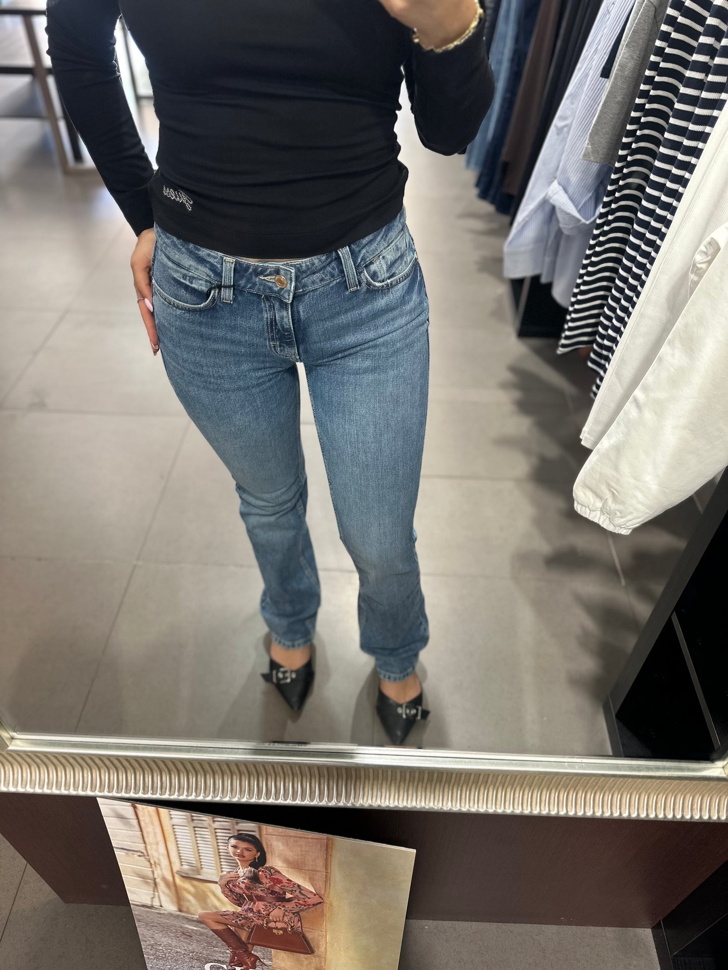VAQUEROS GUESS CORTE RECTO TALLE MEDIO AZUL LAVADO CLARO