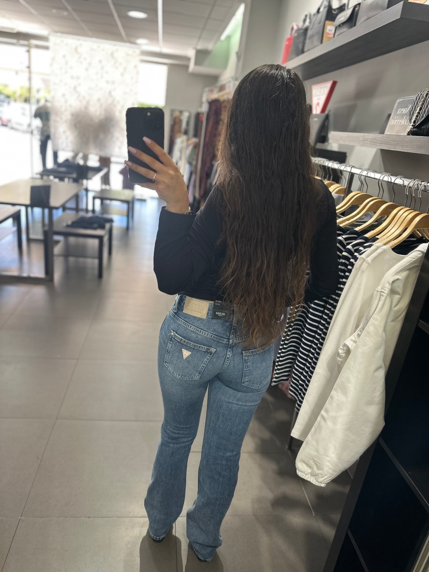 VAQUEROS GUESS CORTE RECTO TALLE MEDIO AZUL LAVADO CLARO
