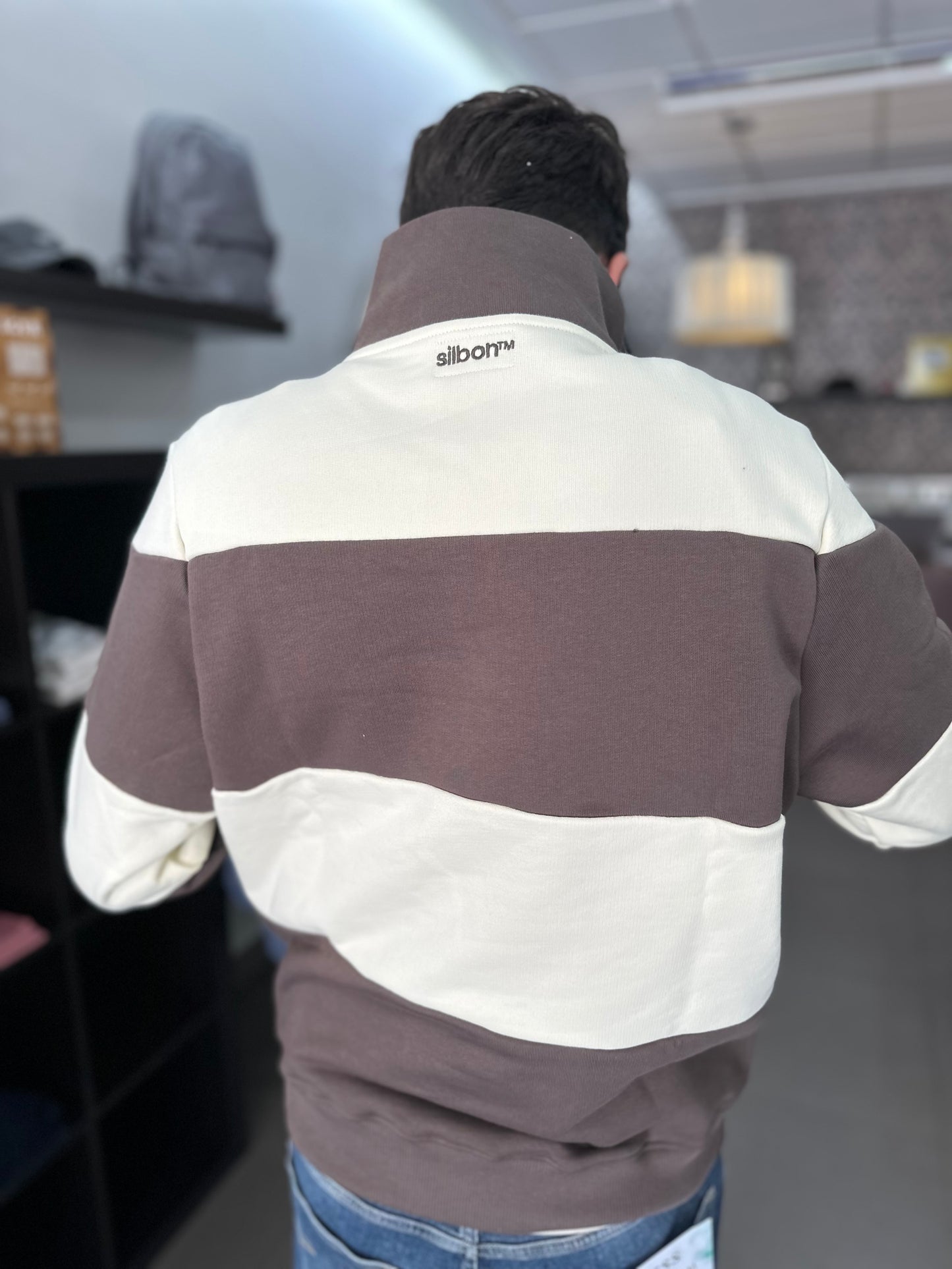SUDADERA SILBON CON CUELLO CREMALLERA LOGO BORDADO MARRON CHOCOLATE