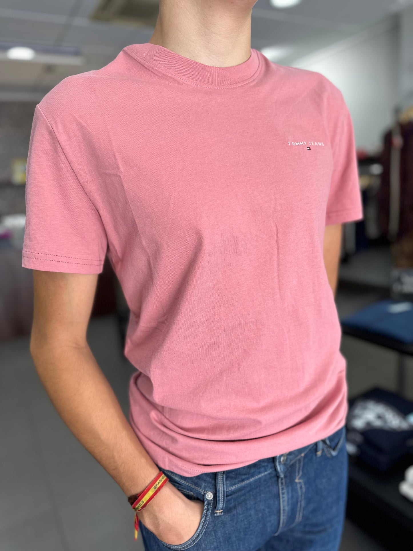 CAMISETA TOMMY JEANS ROSA CON LOGO
