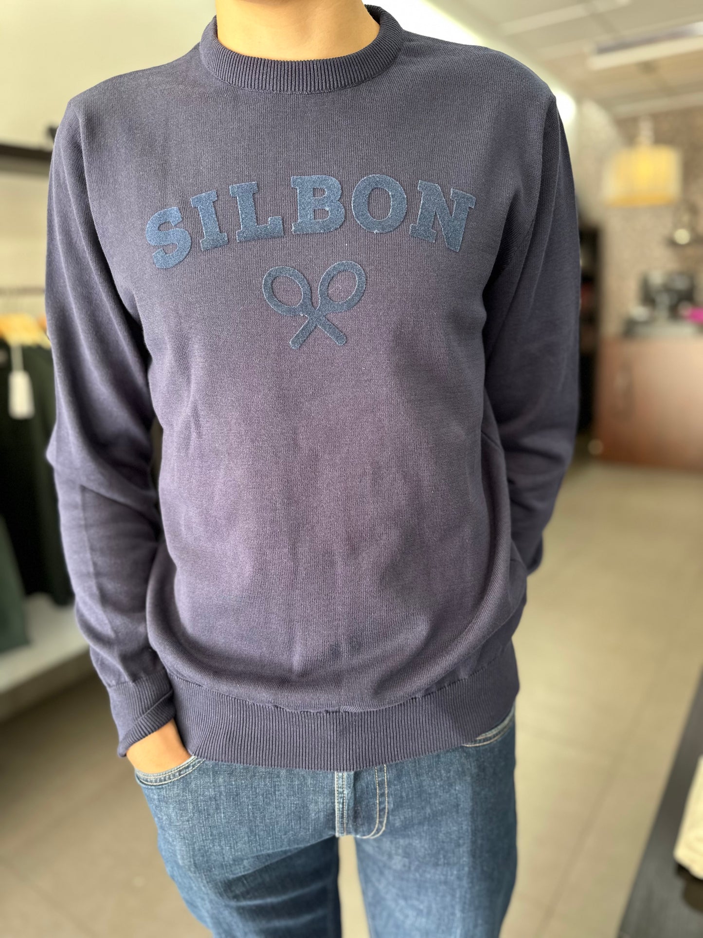 JERSEY SILBON AZUL MARINO CON LOGO