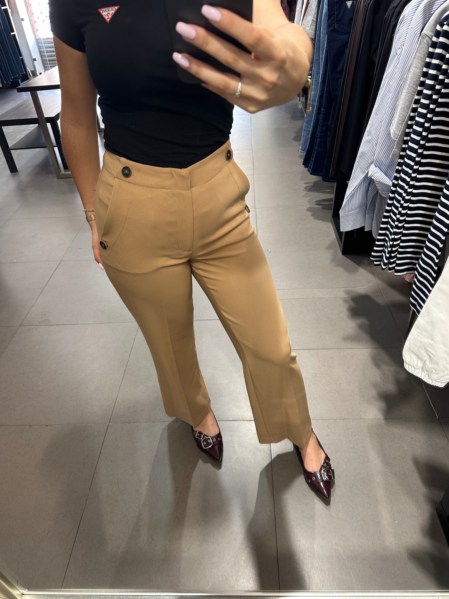 PANTALÓN SILBON CAMEL CON BOTONES TRAJE