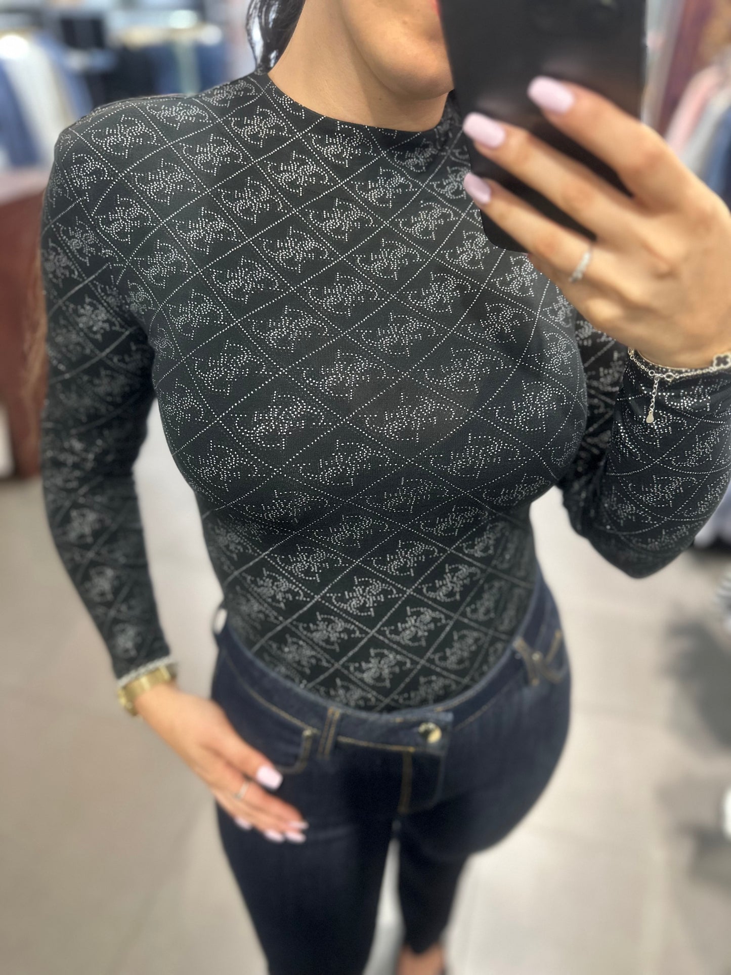 BODY GUESS NEGRO LOGO 4G ALL OVER PLATEADO