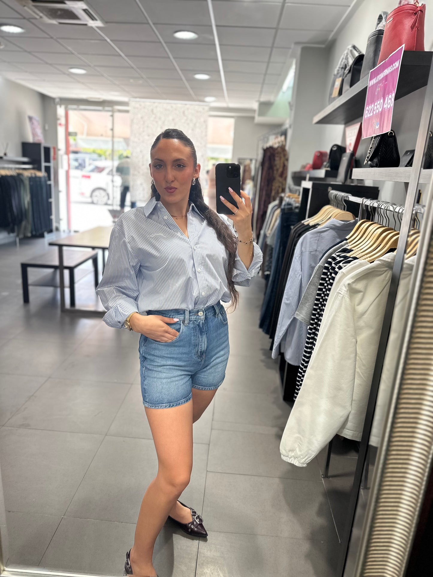 CAMISA GUESS OVERSICE RALLAS AZUL Y BLANCO CON LOGO BORDADO