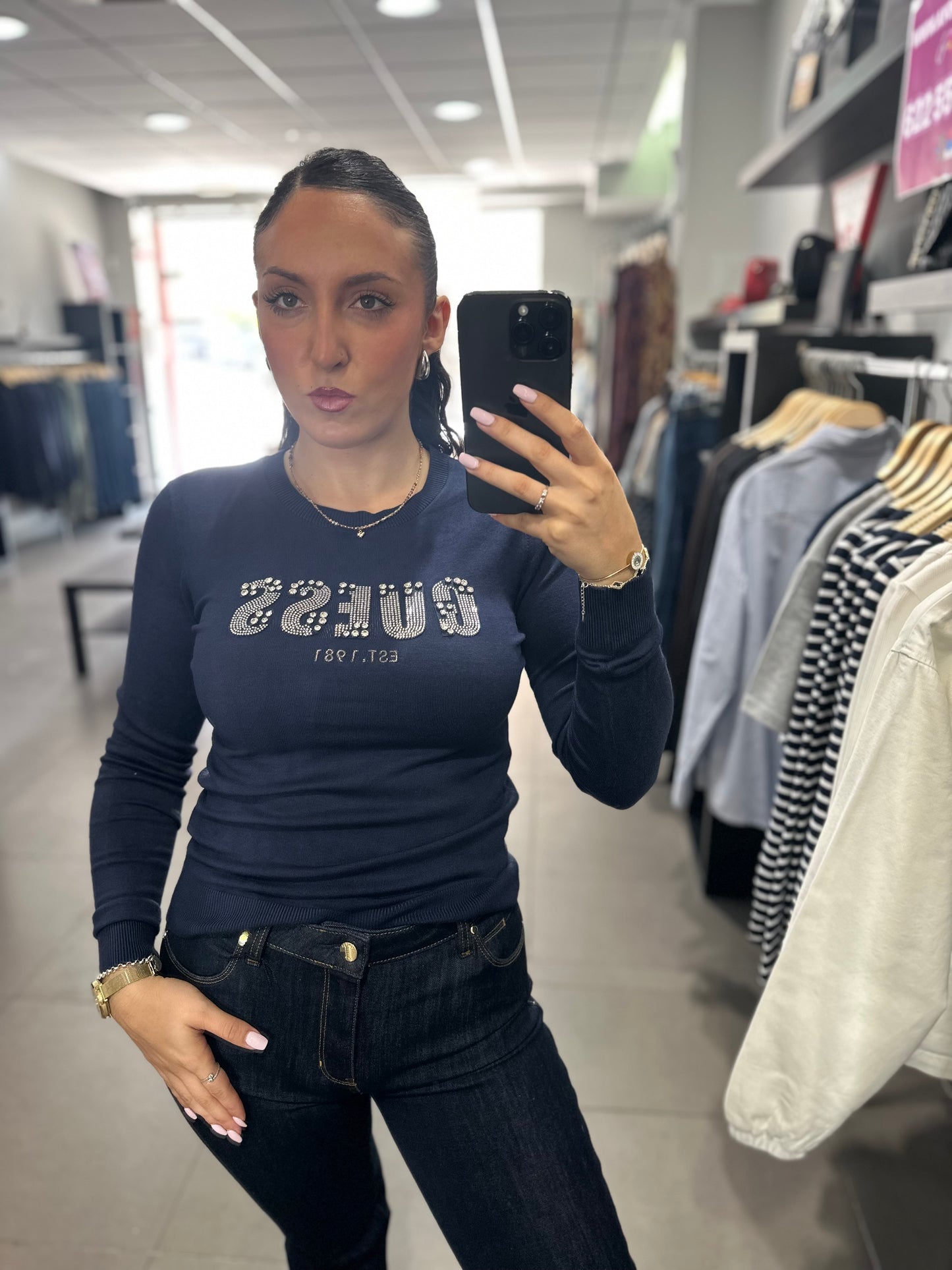 JERSEY GUESS AZUL MARINO CON LOGO BRILLOS GRANDES Y PEQUEÑOS