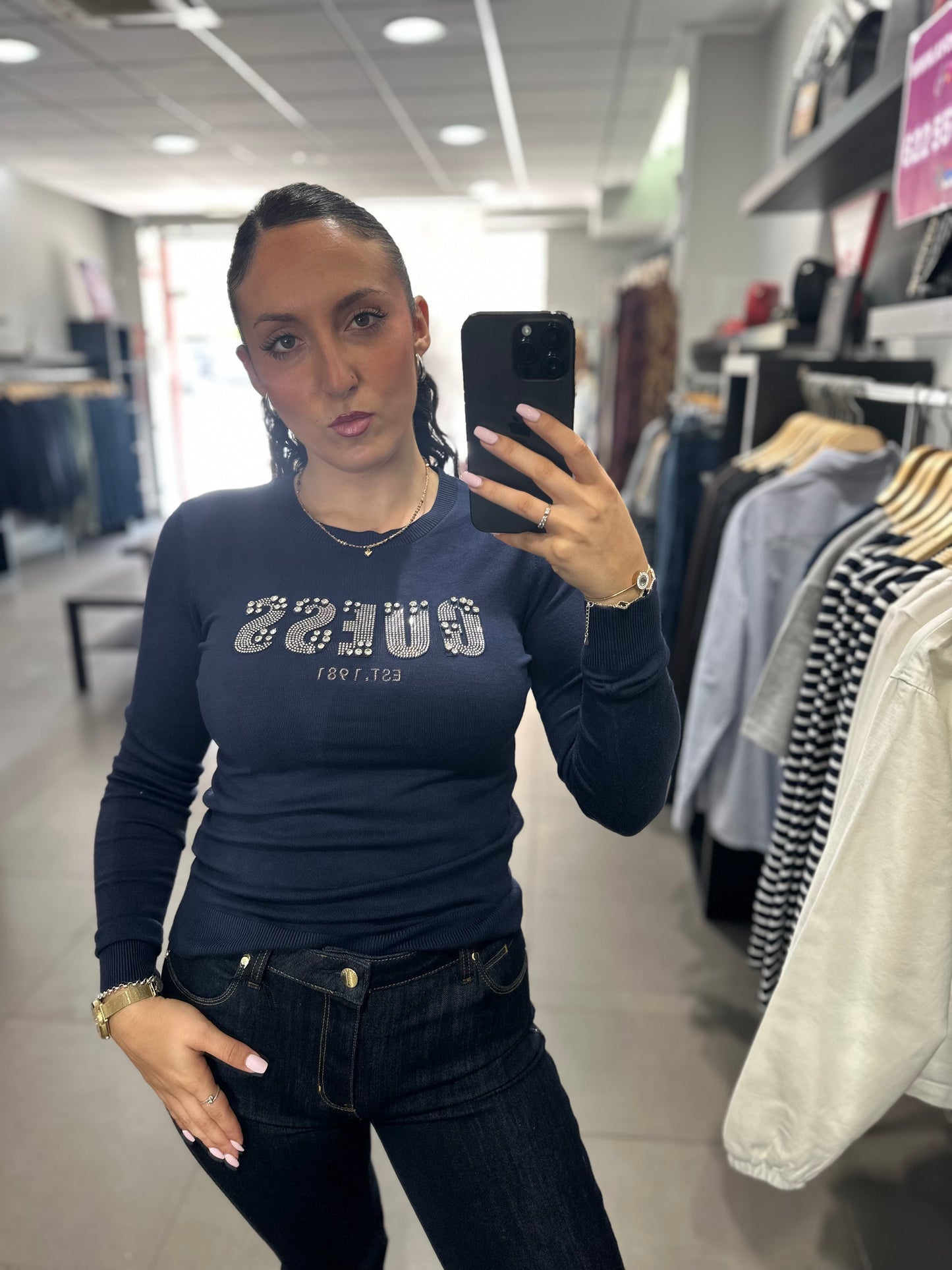 JERSEY GUESS AZUL MARINO CON LOGO BRILLOS GRANDES Y PEQUEÑOS