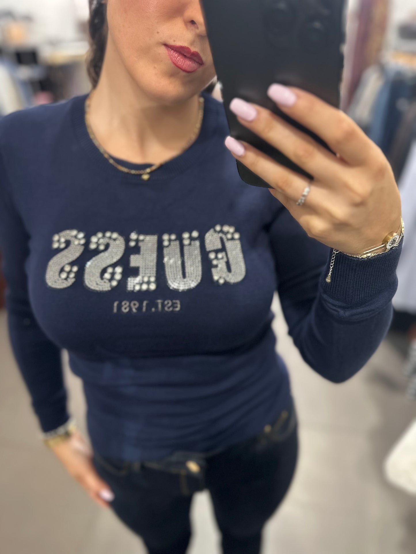 JERSEY GUESS AZUL MARINO CON LOGO BRILLOS GRANDES Y PEQUEÑOS