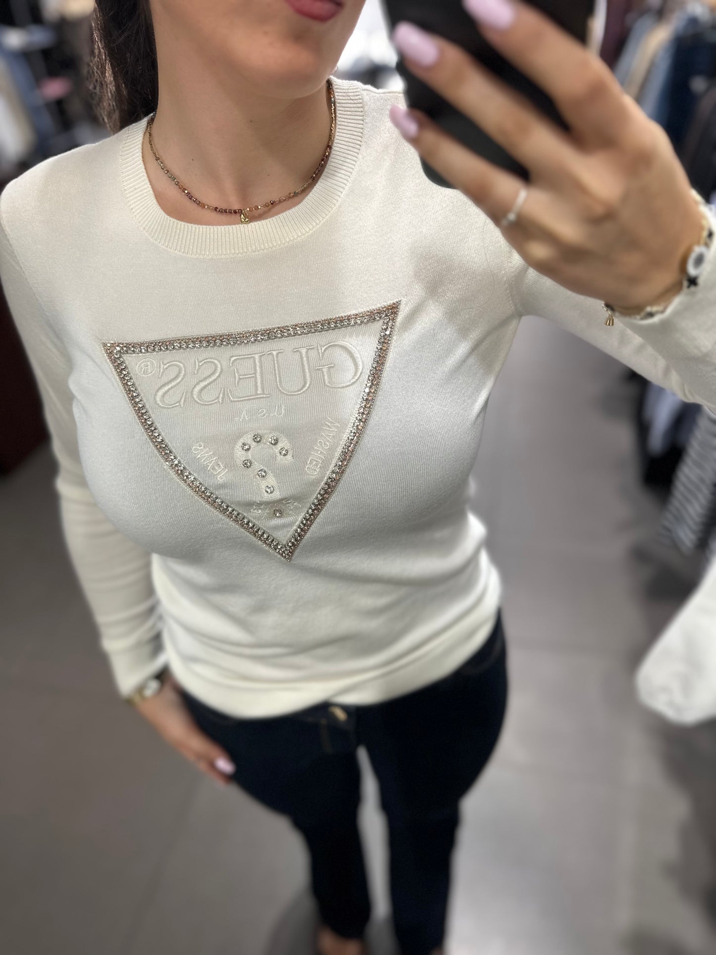 JERSEY GUESS CRUDO CON LOGO BRILLOS BORDADO