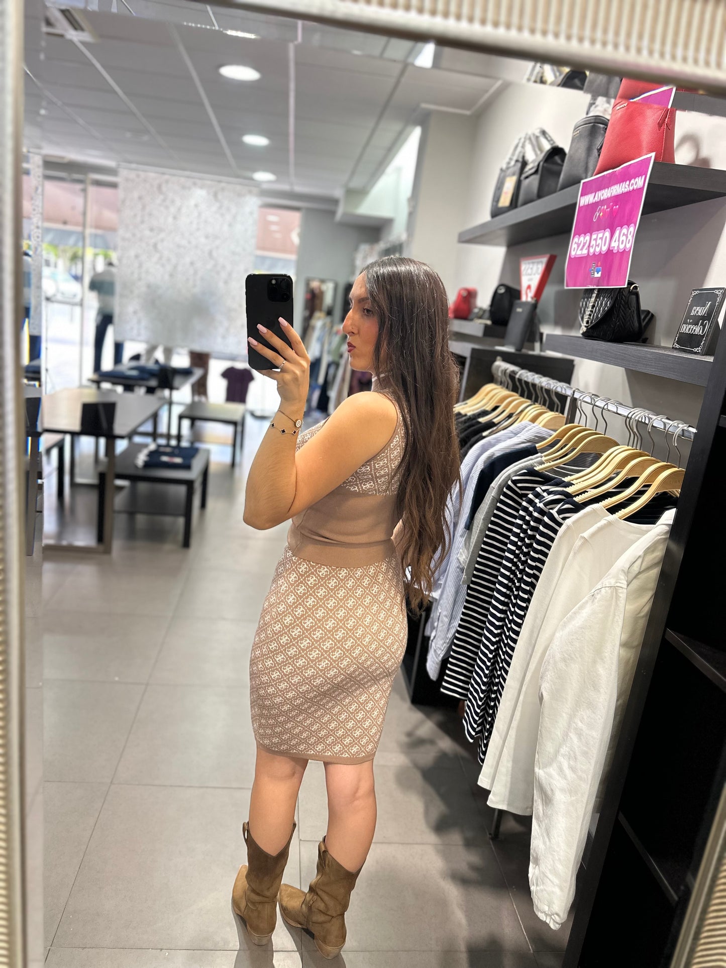 CONJUNTO GUESS PUNTO CAMEL LOGO 4G TOP Y FALDA