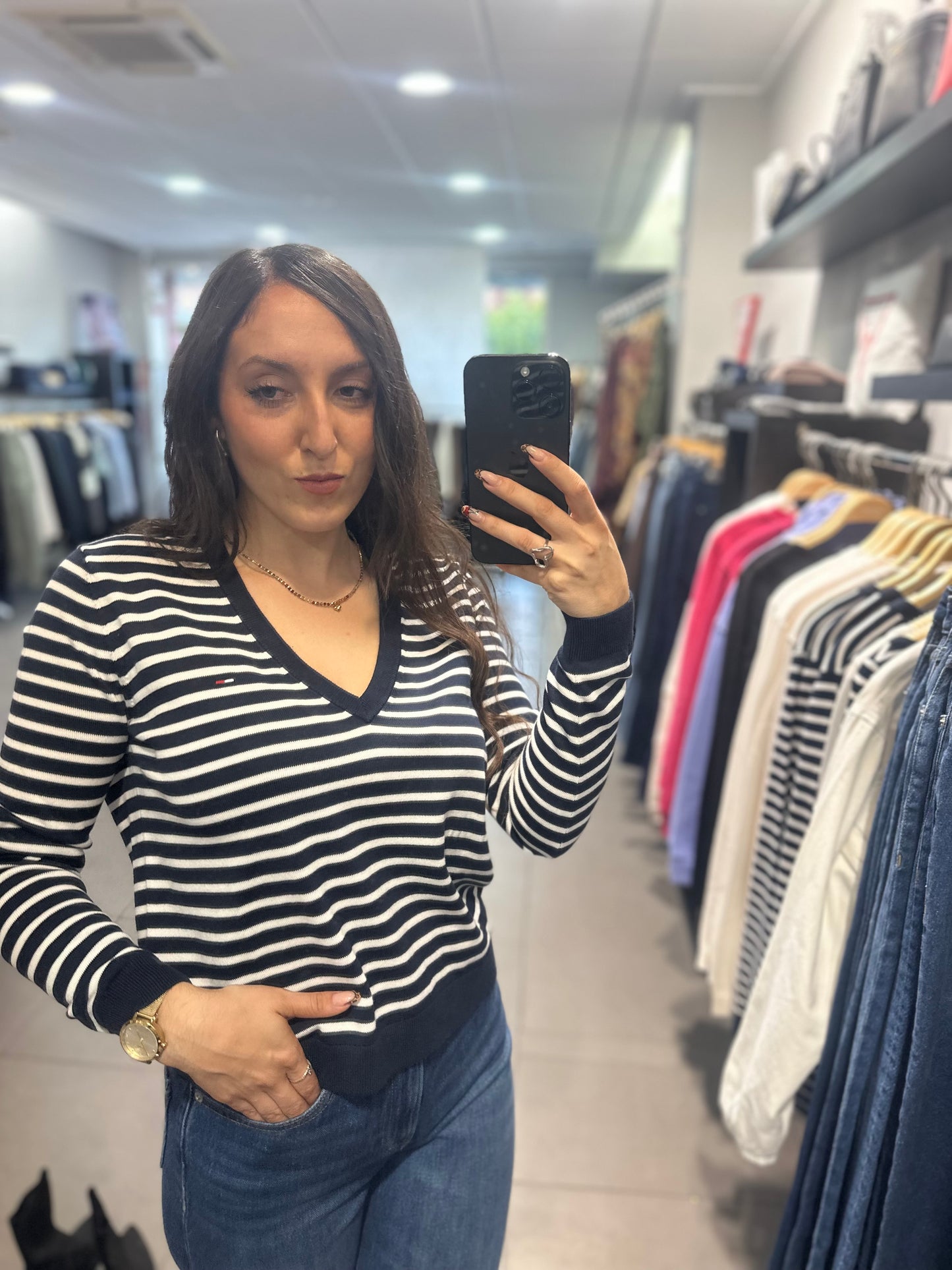 JERSEY TOMMY JEANS CUELLO PICO RALLAS AZUL MARINO Y BLACO