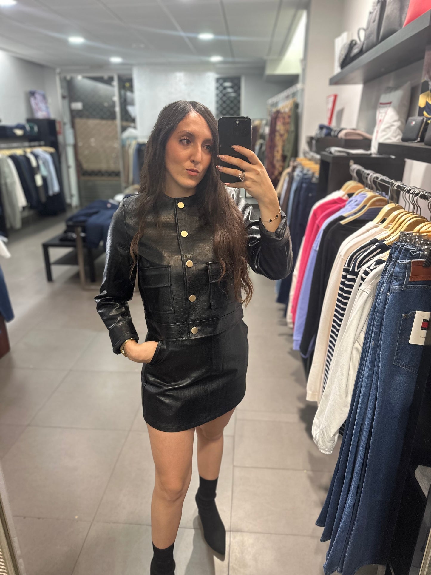 CONJUNTO TIFFOSI FALDA PANTALÓN Y CHAQUETA EFECTO COCODRILO NEGRO