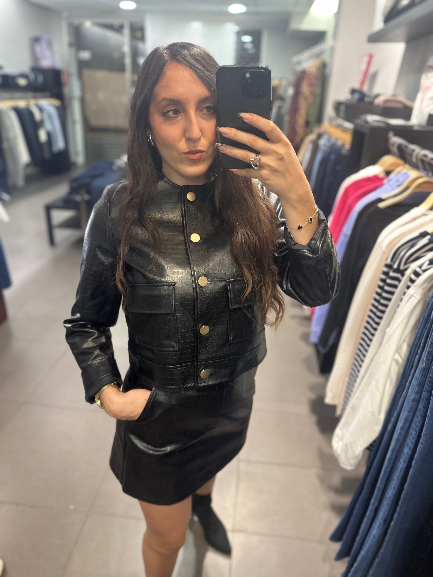 CONJUNTO TIFFOSI FALDA PANTALÓN Y CHAQUETA EFECTO COCODRILO NEGRO
