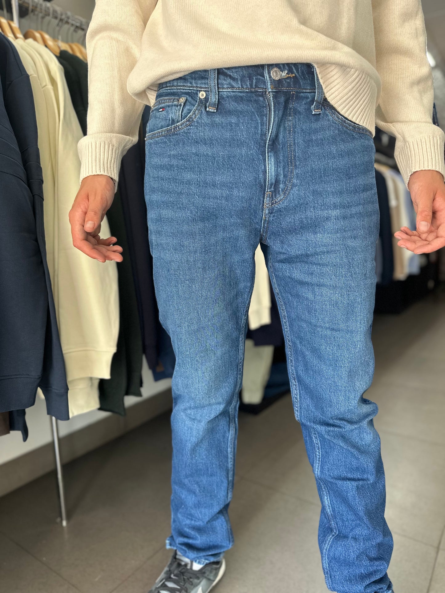 VAQUERO TOMMY JEANS RECTO HOMBRE