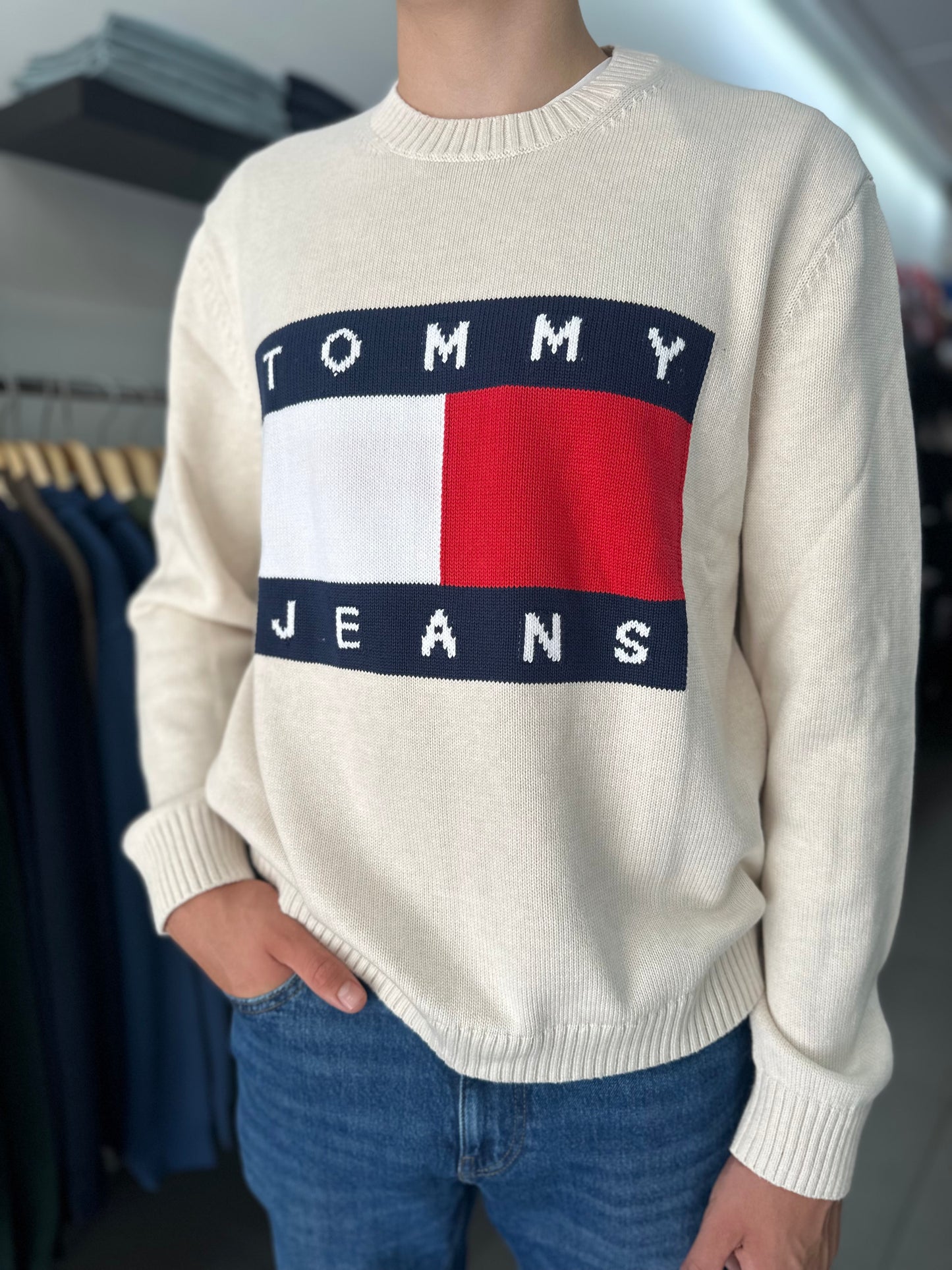 JERSEY TOMMY JEANS CRUDO CON BANDERA