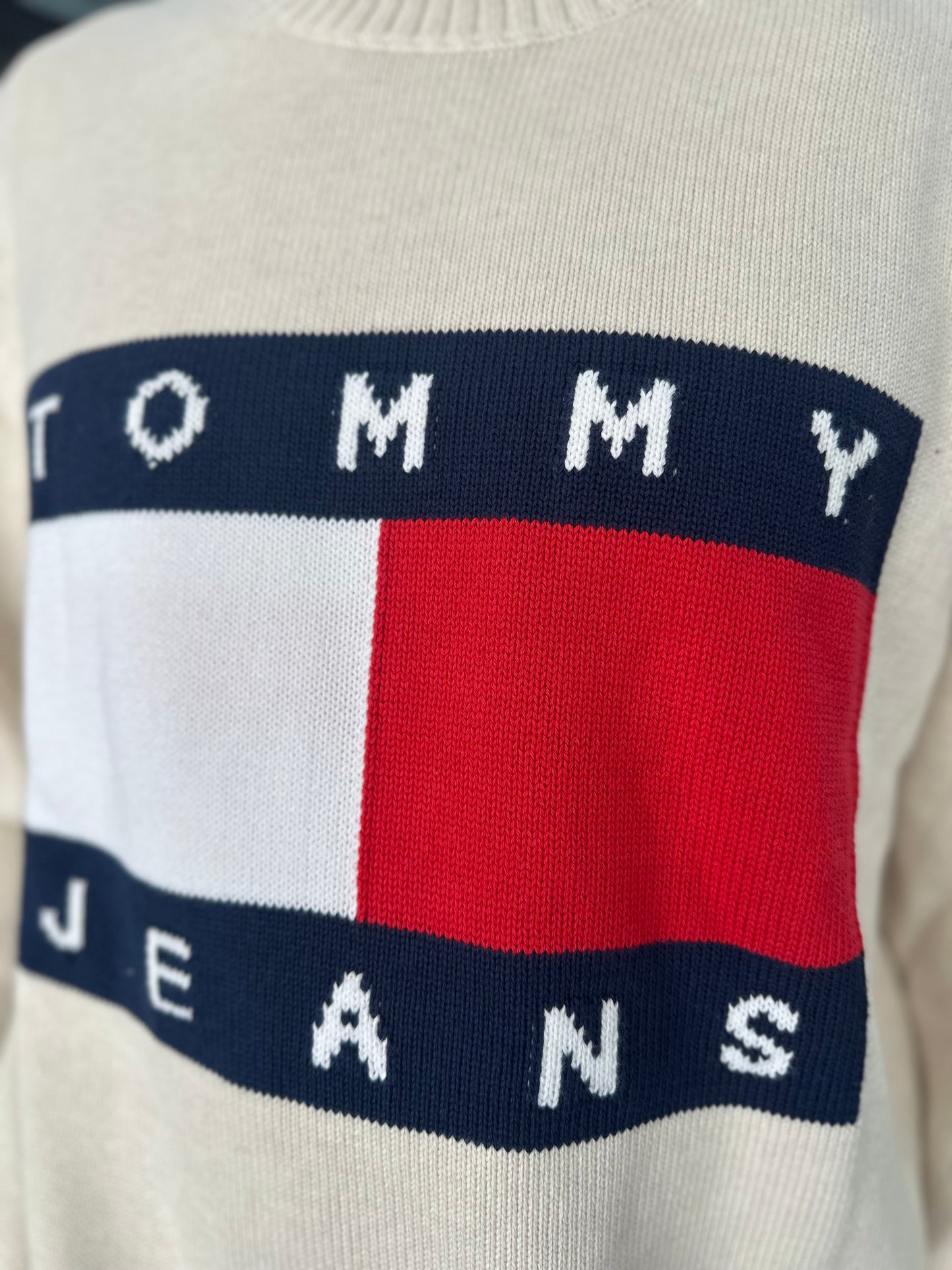 JERSEY TOMMY JEANS CRUDO CON BANDERA