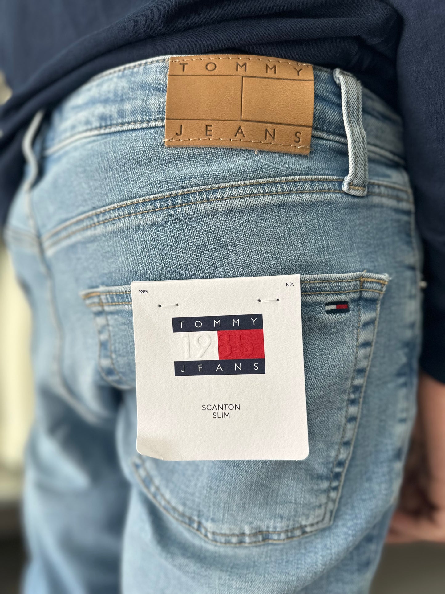 VAQUERO TOMMY JEANS SCANTON SLIM AZUL CLARO HOMBRE