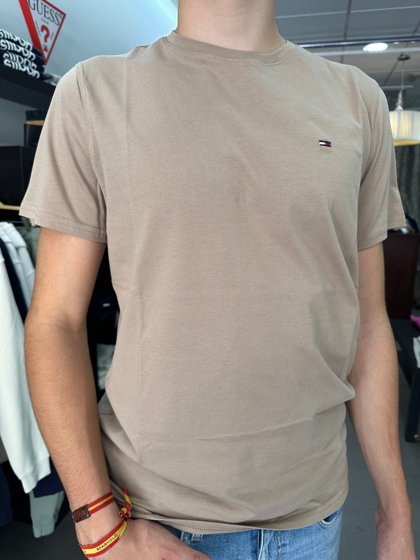 CAMISETA TOMMY JEANS BASICA MARRON TAUPE