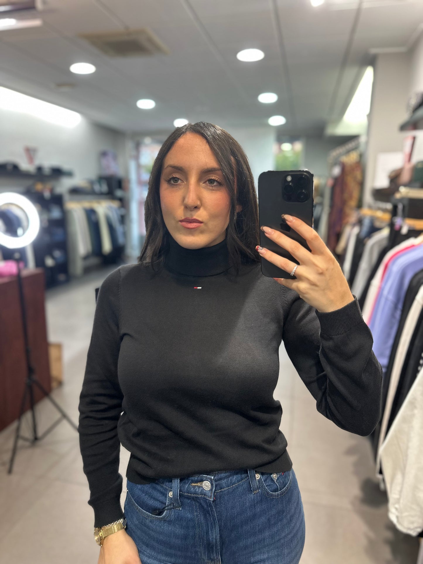 JERSEY TOMMY JEANS CUELLO ALTO NEGRO