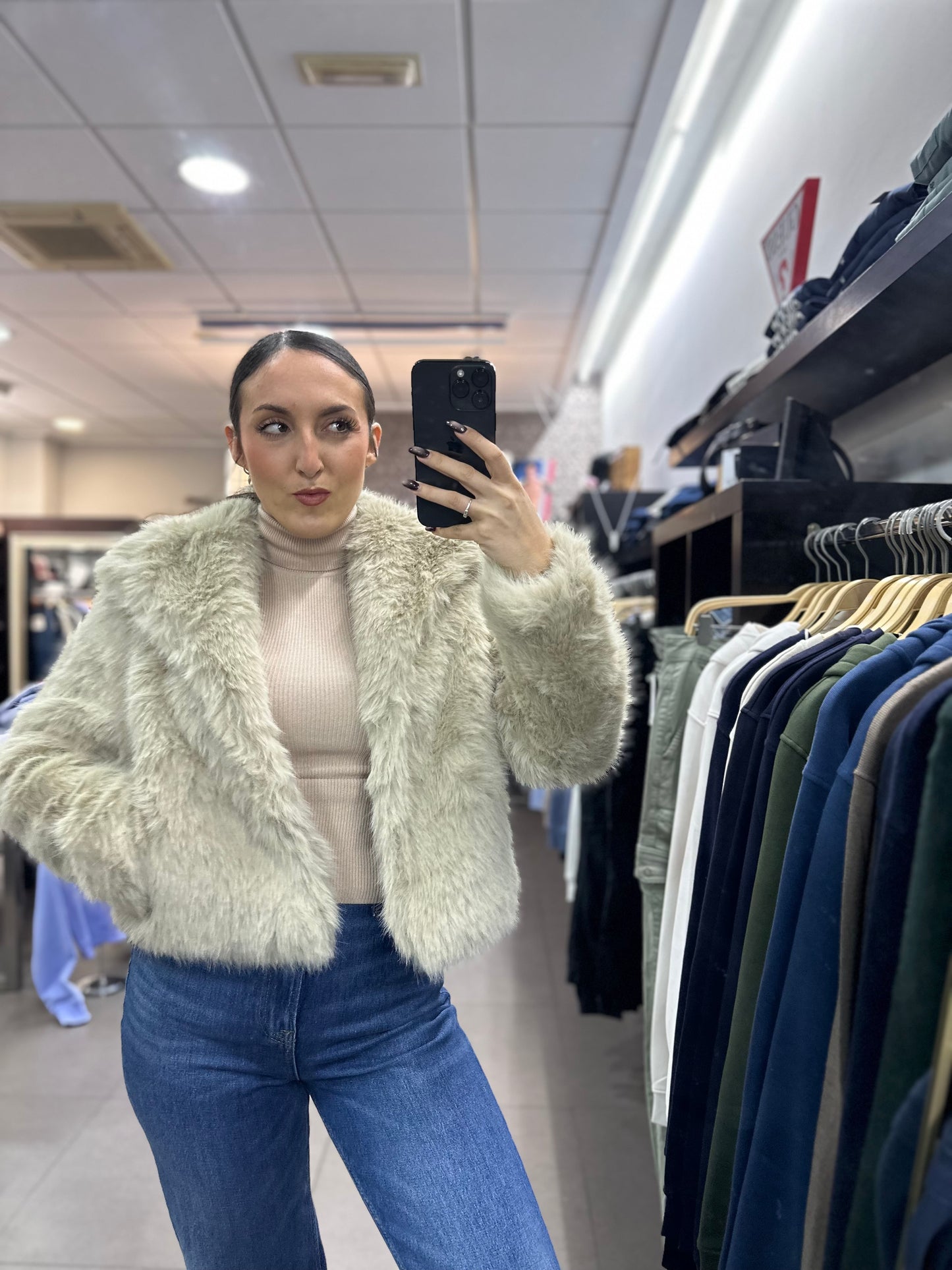 ABRIGO PELO TIFFOSI BEIGE