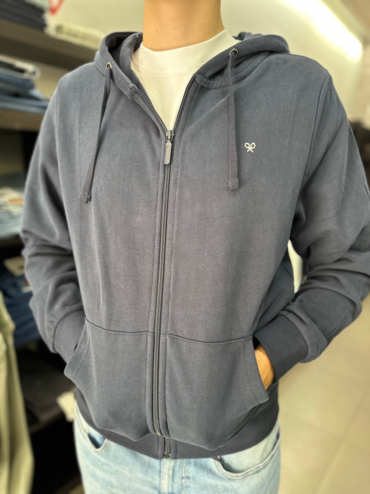 SUDADERA SILBON CON CREMALLERA Y CAPUCHA AZUL MARINA