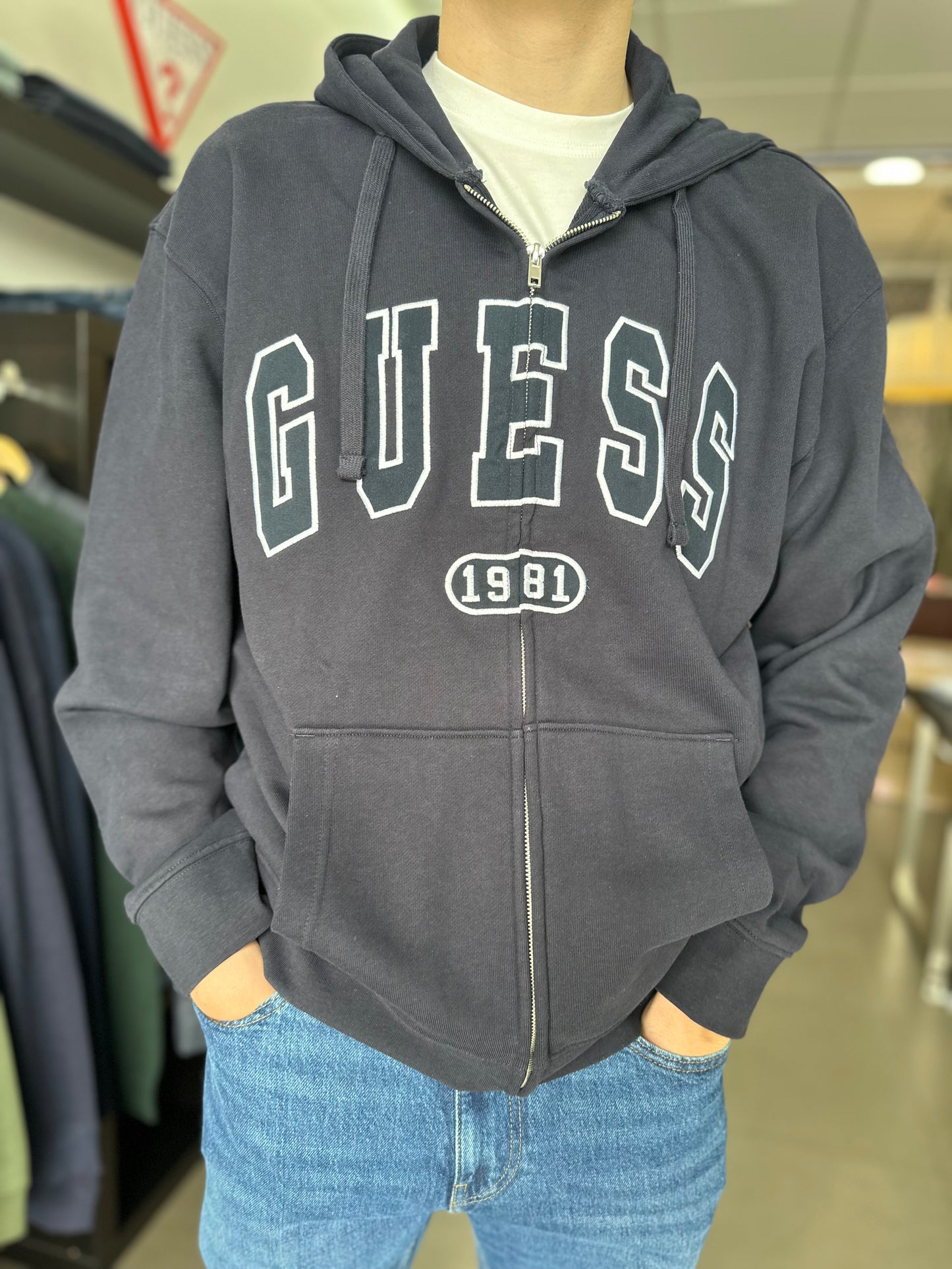 SUDADERA CON CREMALLERA GUESS
