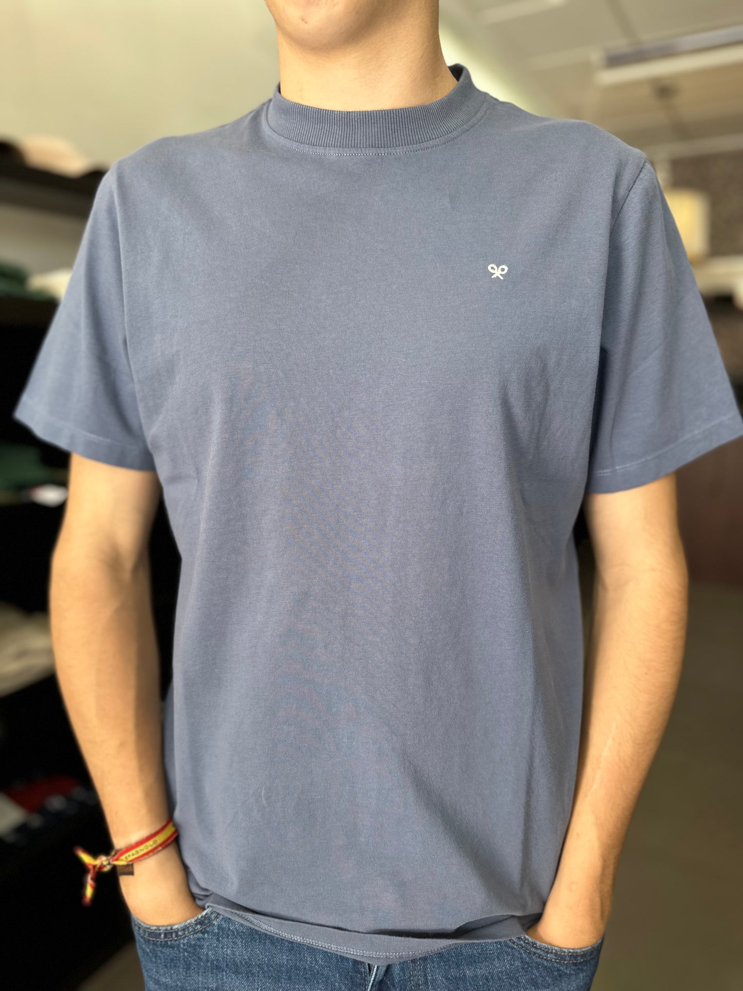 CAMISETA SILBON CON LOGO BORDADO EN LA ESPALDA AZUL INDIGO