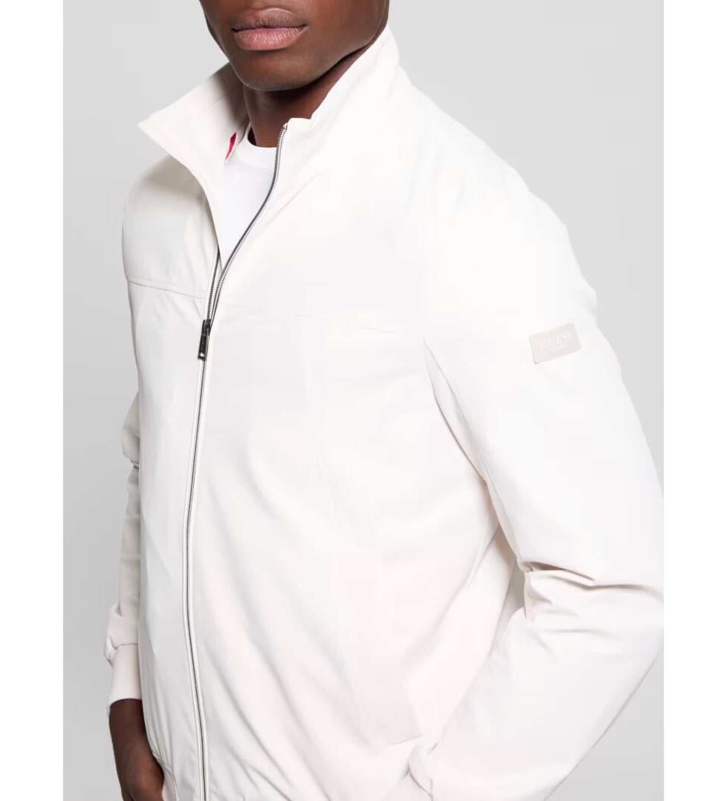 CHAQUETA GUESS BOMBER STRETCH CON LOGO EN LA MANGA BLANCO ROTO HOMBRE