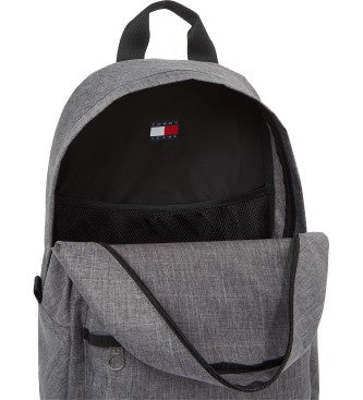 MOCHILA TOMMY JEANS GRIS DESGASTADO CORREAS CON LOGO HOMBRE