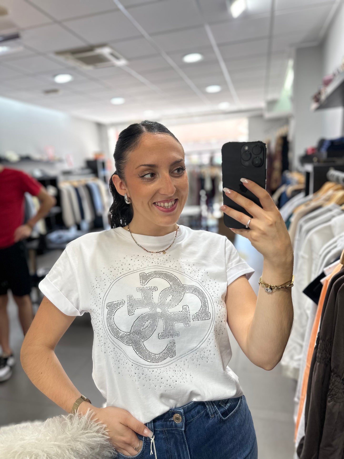Camiseta Guess cuadrada logo 4g brillo blanca