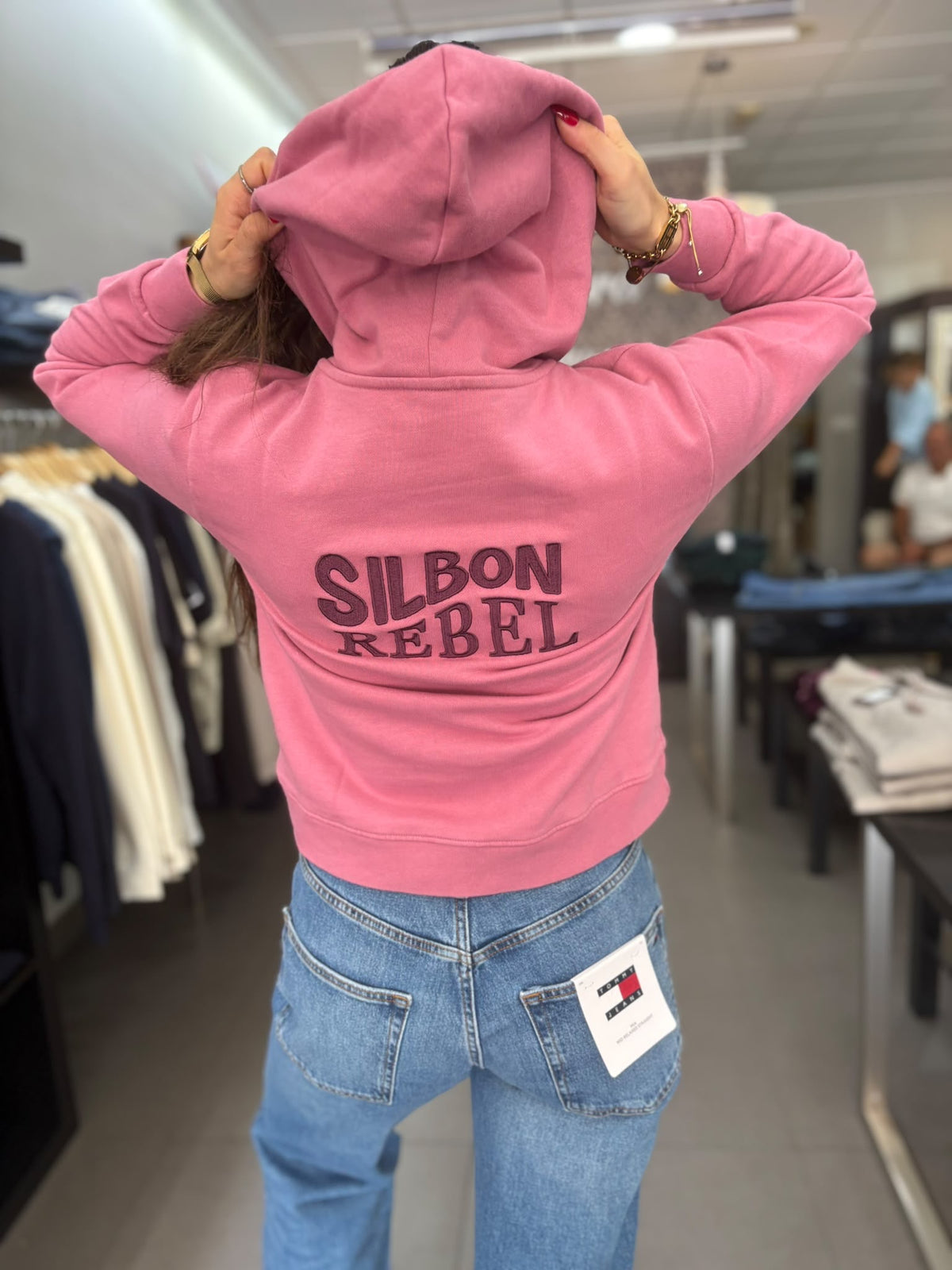 Sudadera Silbon rebel rosa con capucha y logo en la espalda
