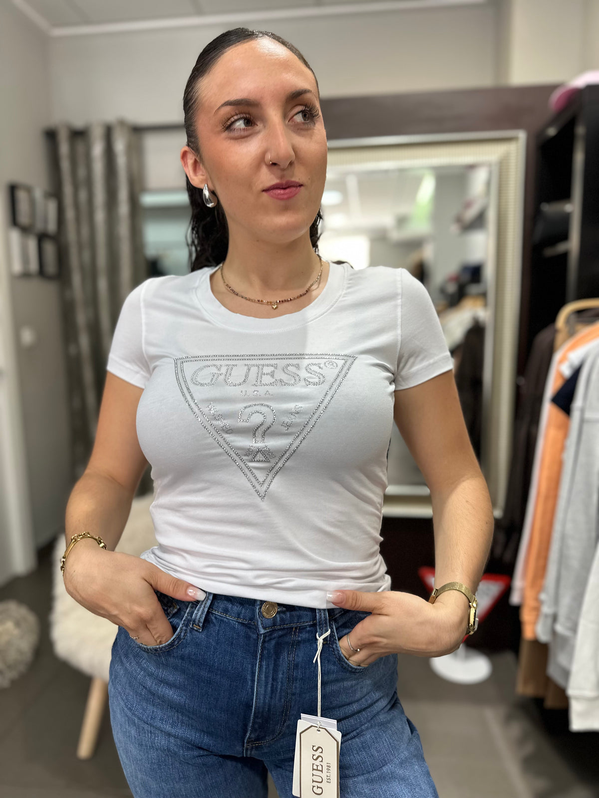 Camiseta Guess blanca logo brillo