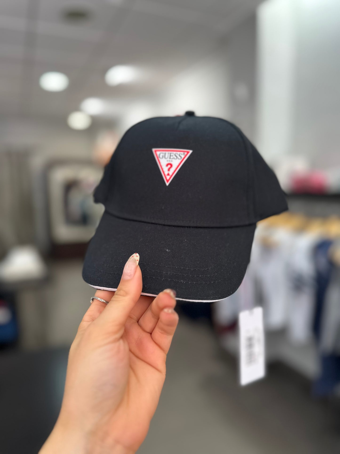 GORRA GUESS AZUL NEGRA CON LOGO
