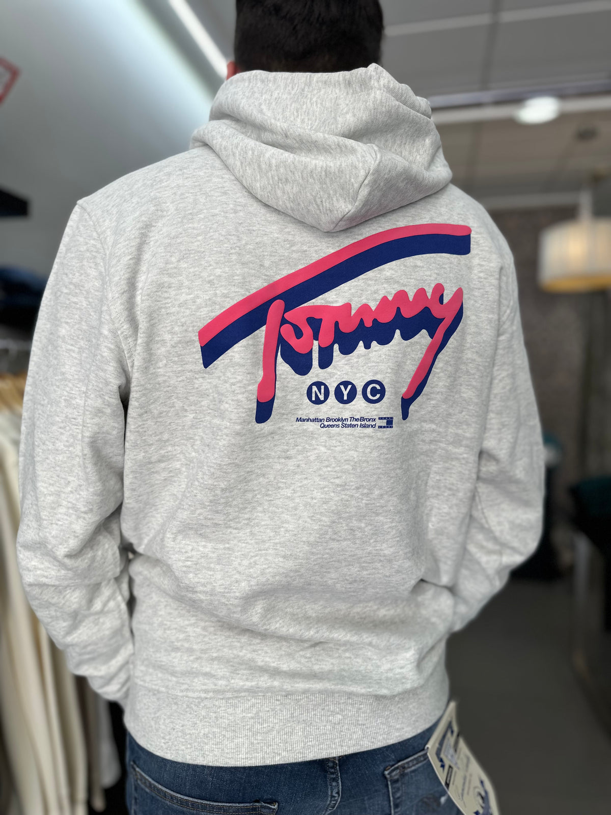 Sudadera Tommy Gris y rosa logo espalda con capucha