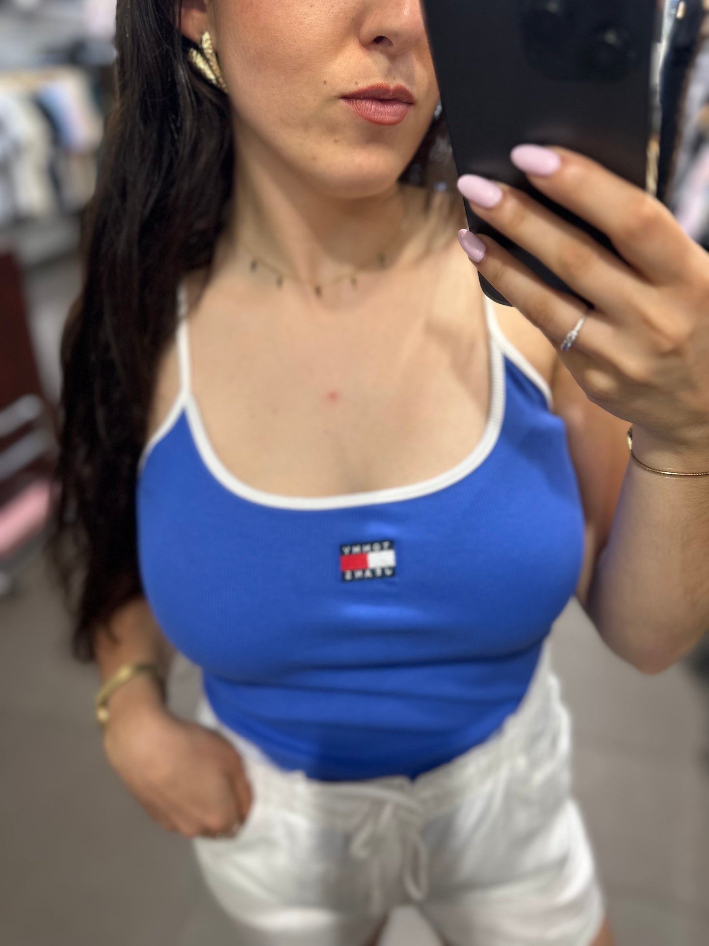 Camiseta Tommy canalé azul tirante vivo en blanco