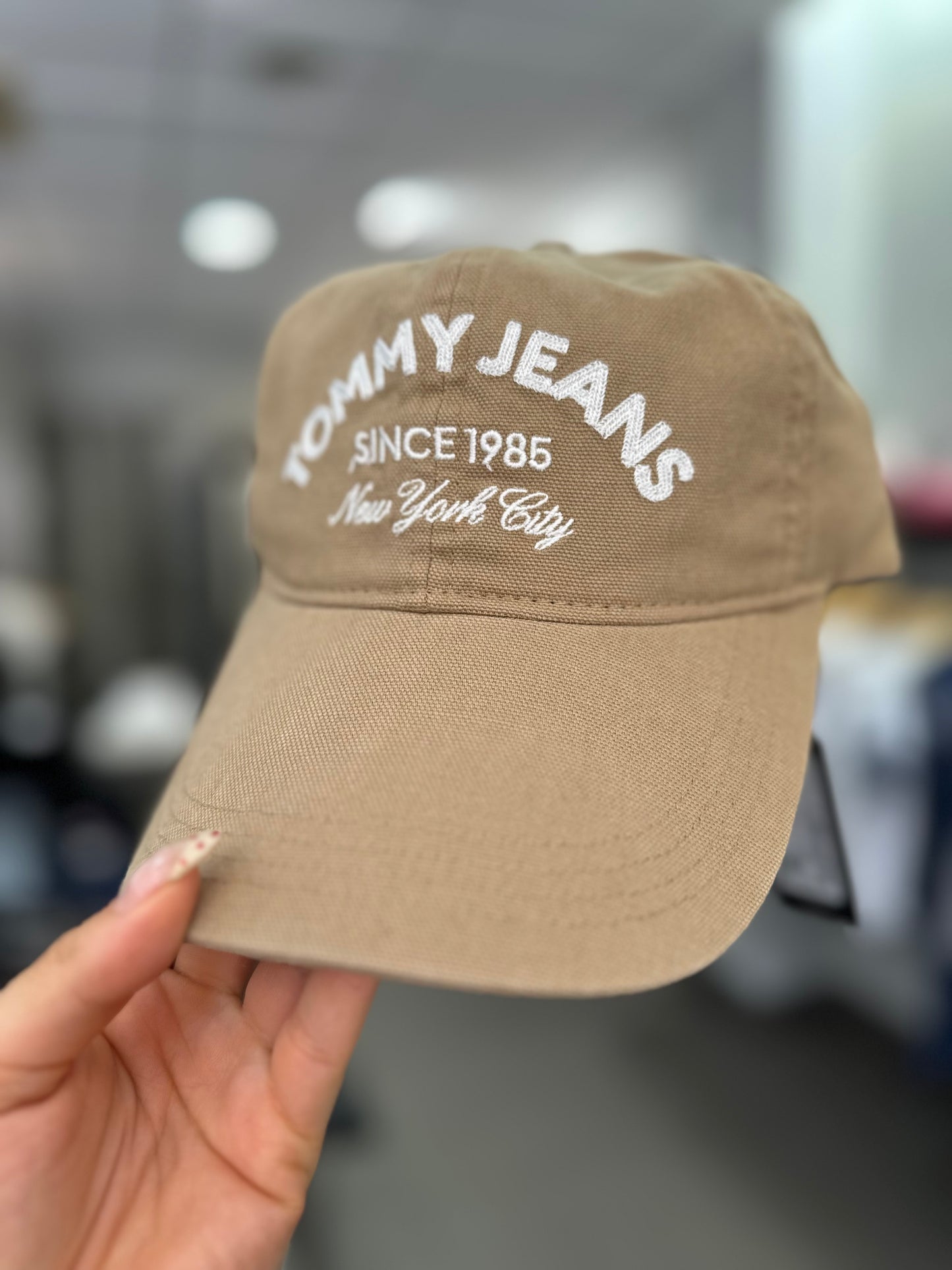GORRA TOMMY JEANS CAMEL EFECTO VAQUERA